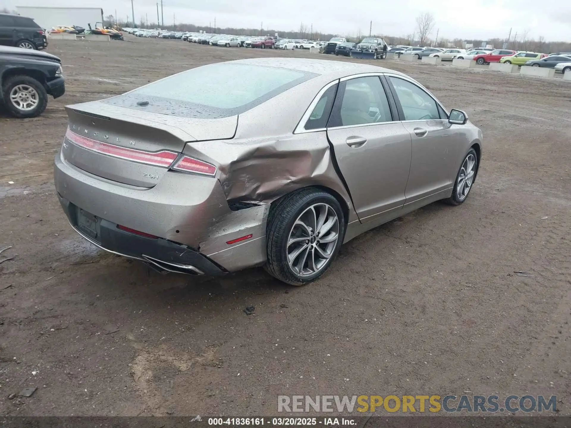 4 Фотография поврежденного автомобиля 3LN6L5LU7KR622008 LINCOLN MKZ HYBRID 2019