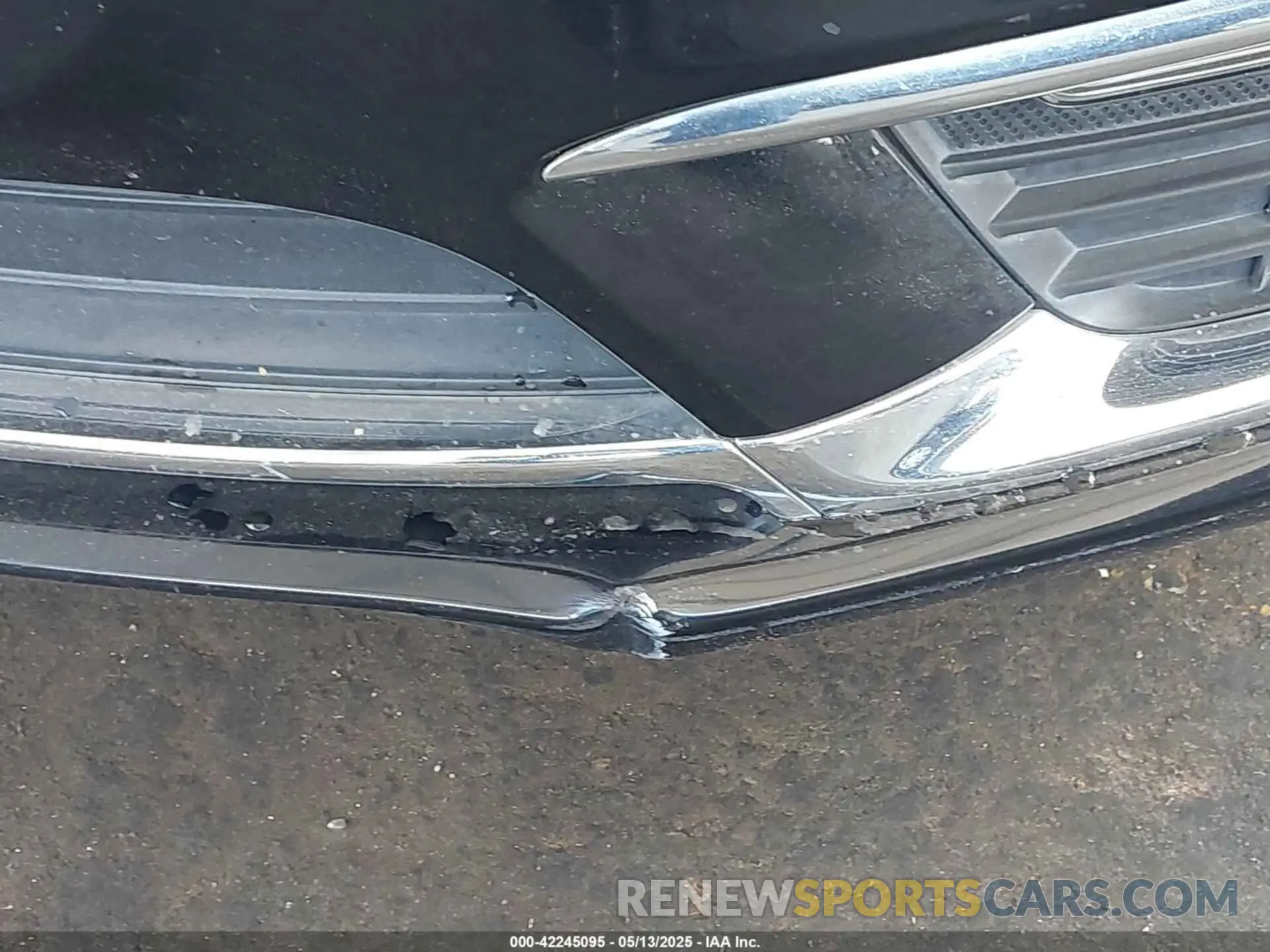 18 Photograph of a damaged car 3LN6L5LU7KR623708 LINCOLN MKZ HYBRID 2019