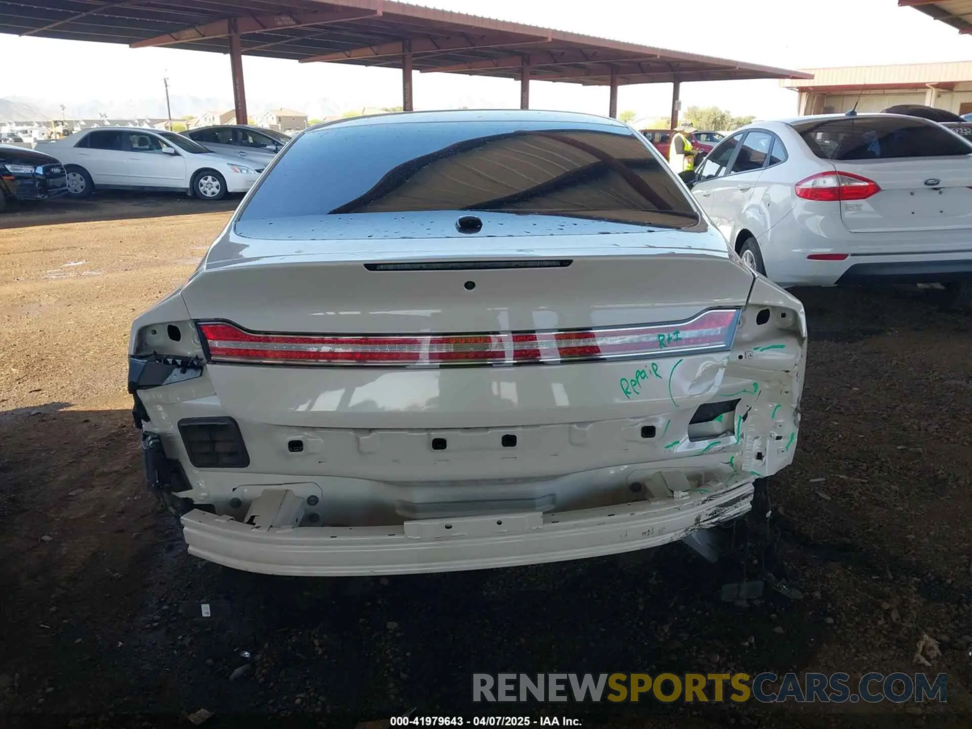 16 Фотография поврежденного автомобиля 3LN6L5MU8KR608469 LINCOLN MKZ HYBRID 2019