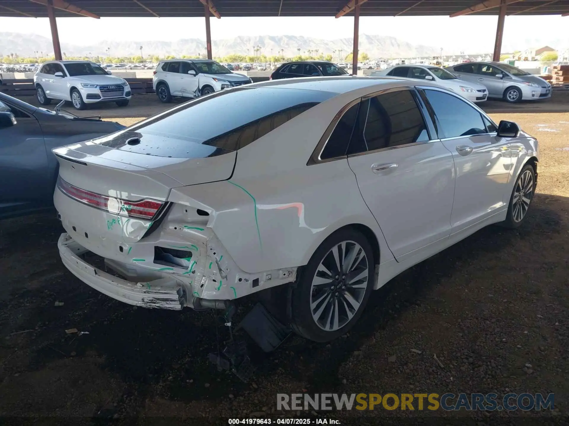 4 Фотография поврежденного автомобиля 3LN6L5MU8KR608469 LINCOLN MKZ HYBRID 2019
