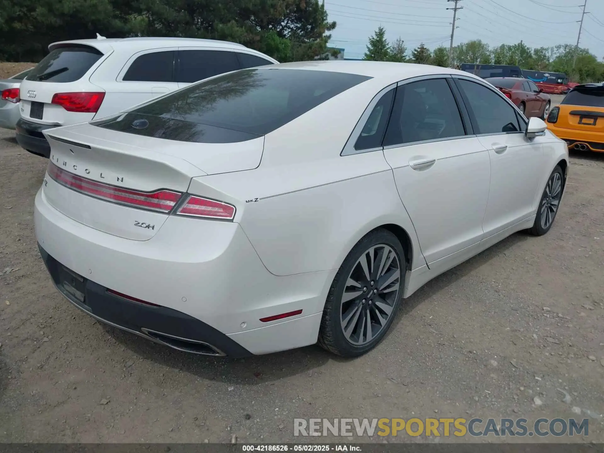 4 Photograph of a damaged car 3LN6L5MUXKR632126 LINCOLN MKZ HYBRID 2019