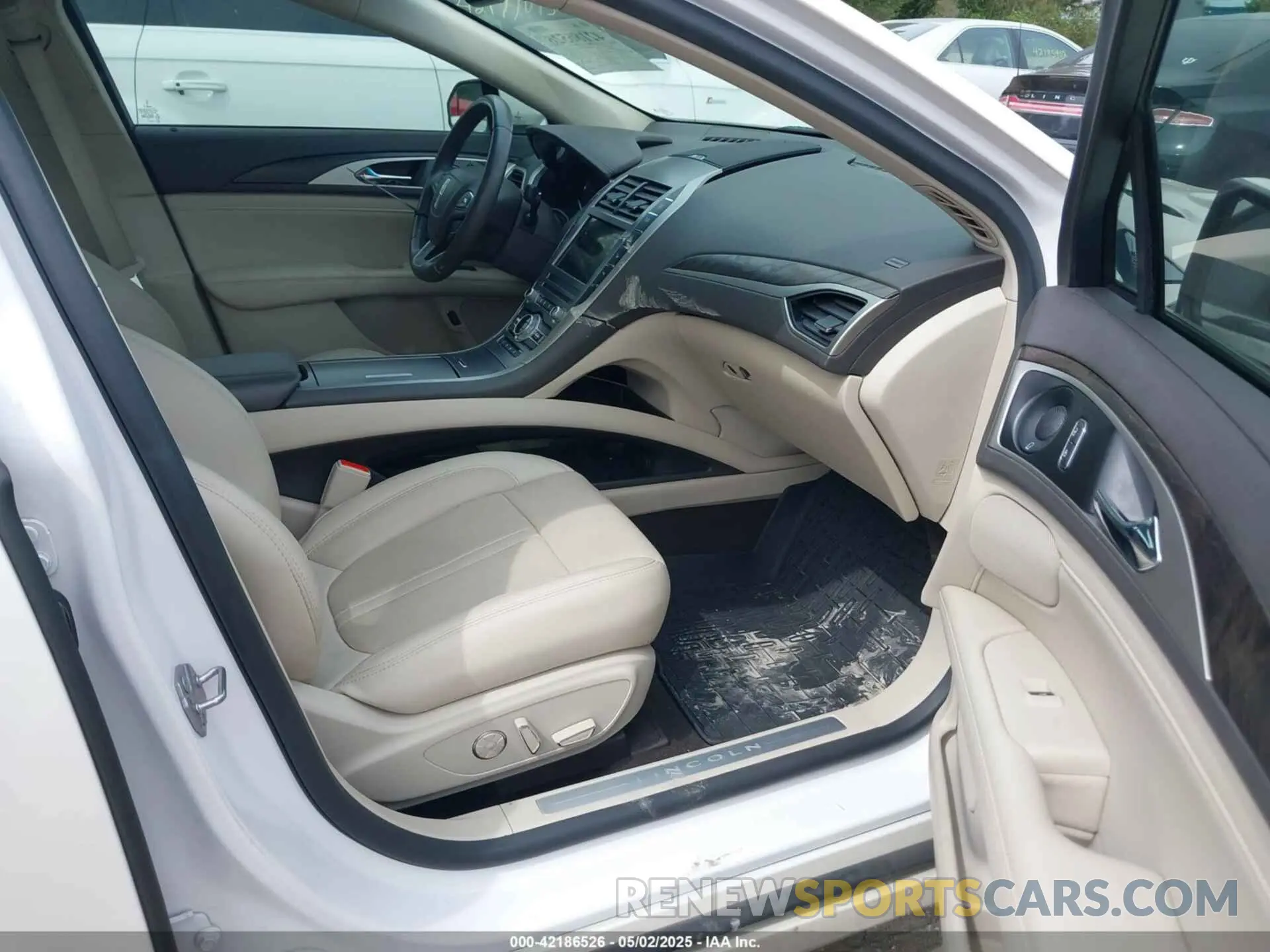 5 Photograph of a damaged car 3LN6L5MUXKR632126 LINCOLN MKZ HYBRID 2019