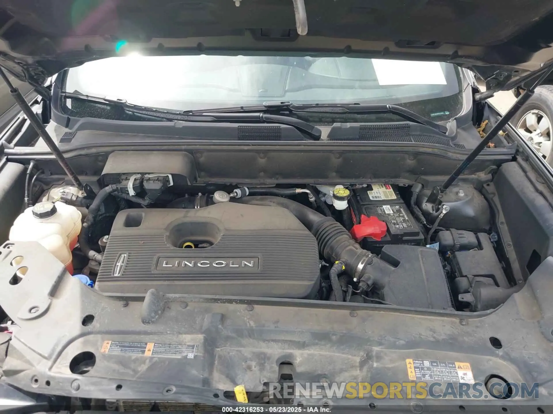 10 Photograph of a damaged car 2LMPJ6K96KBL32682 LINCOLN NAUTILUS 2019