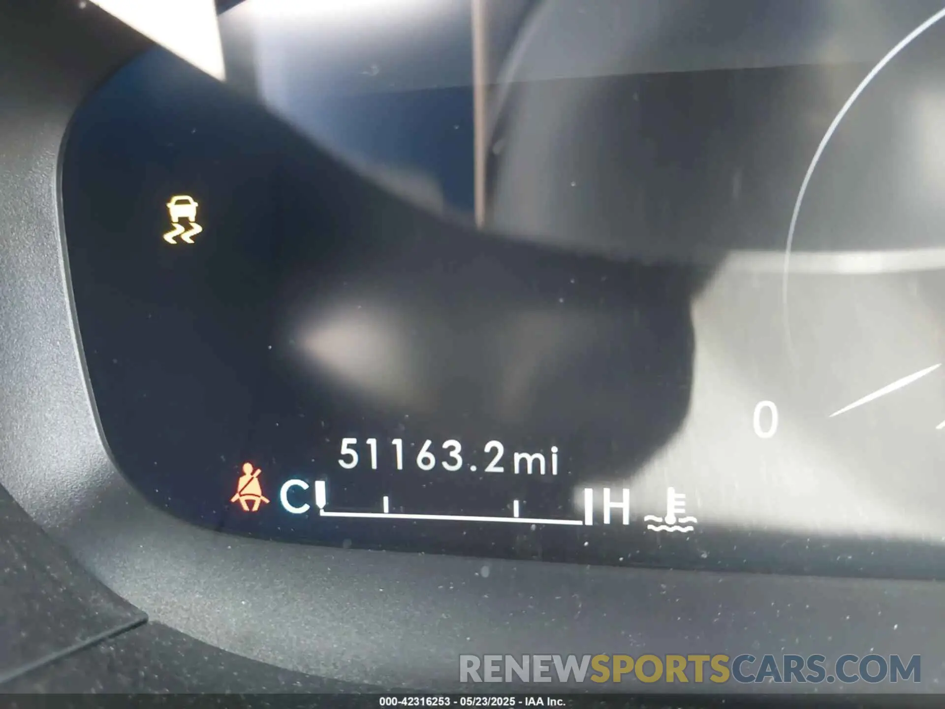 16 Photograph of a damaged car 2LMPJ6K96KBL32682 LINCOLN NAUTILUS 2019