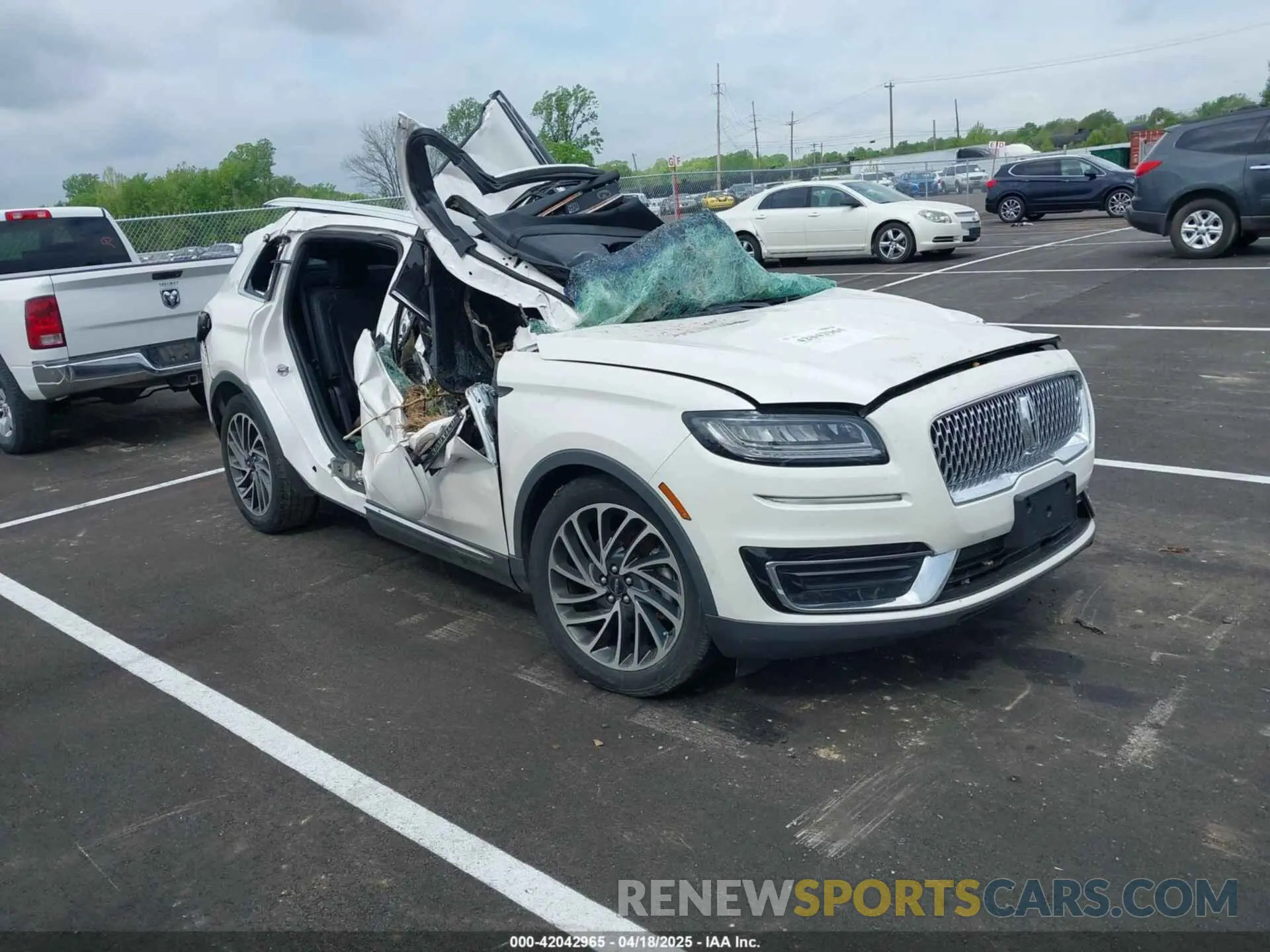 1 Photograph of a damaged car 2LMPJ6L94KBL21159 LINCOLN NAUTILUS 2019