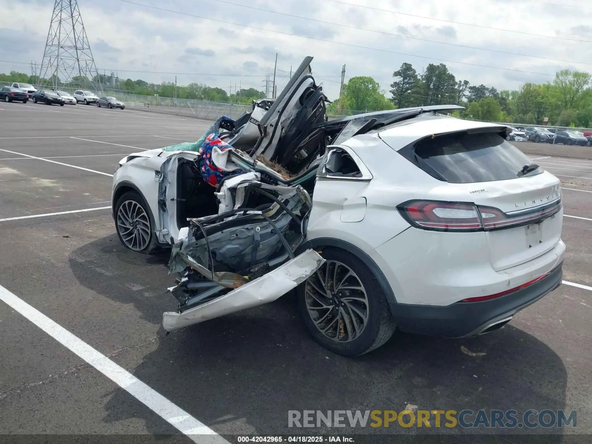 3 Photograph of a damaged car 2LMPJ6L94KBL21159 LINCOLN NAUTILUS 2019