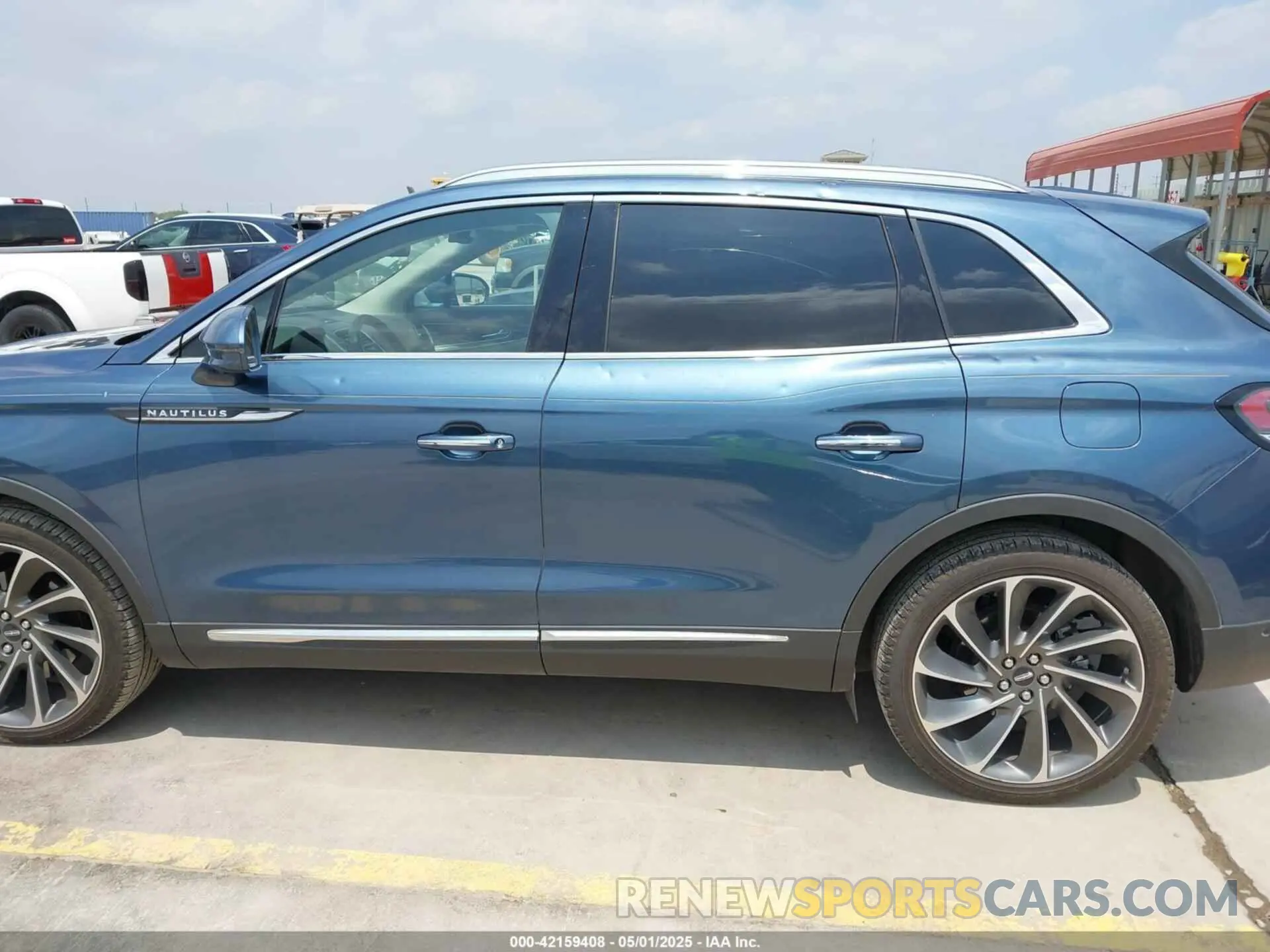 14 Photograph of a damaged car 2LMPJ6L95KBL42845 LINCOLN NAUTILUS 2019