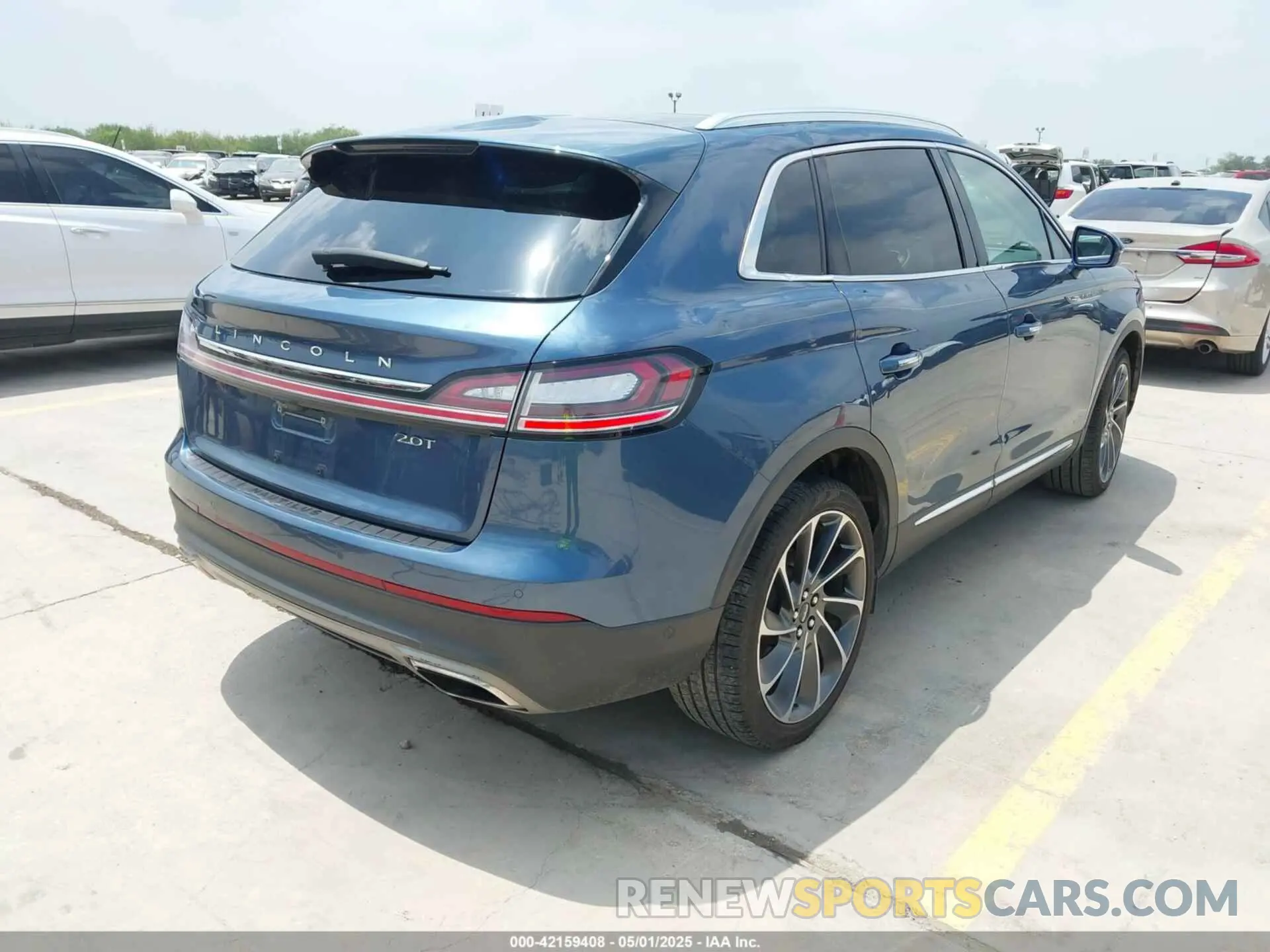 4 Photograph of a damaged car 2LMPJ6L95KBL42845 LINCOLN NAUTILUS 2019