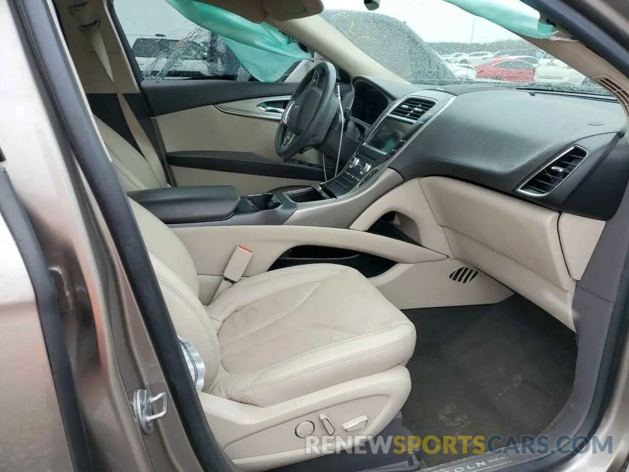 7 Photograph of a damaged car 2LMPJ6L96KBL18196 LINCOLN NAUTILUS 2019