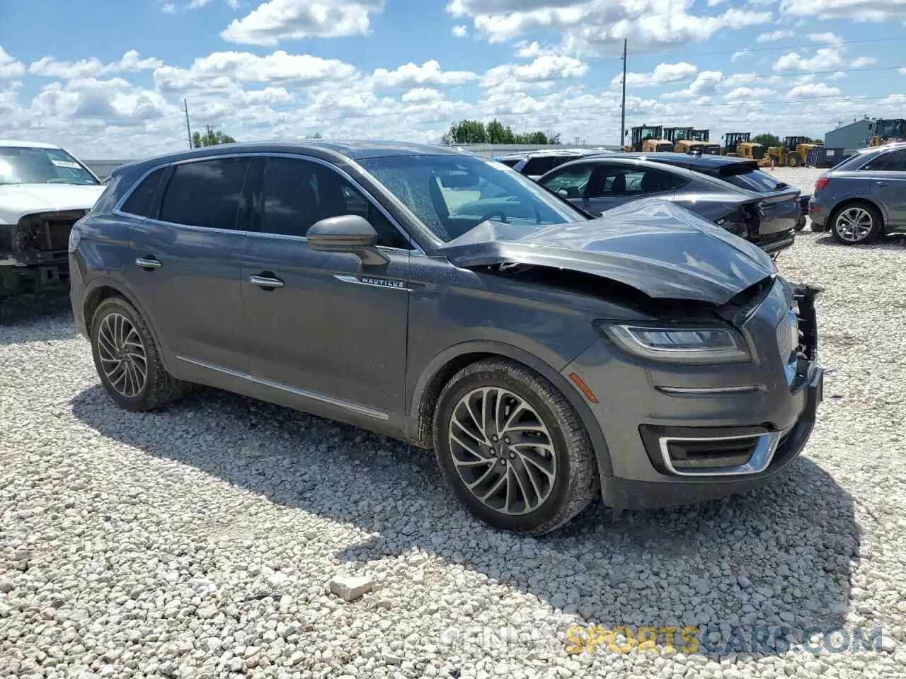 4 Photograph of a damaged car 2LMPJ6L9XKBL51296 LINCOLN NAUTILUS 2019