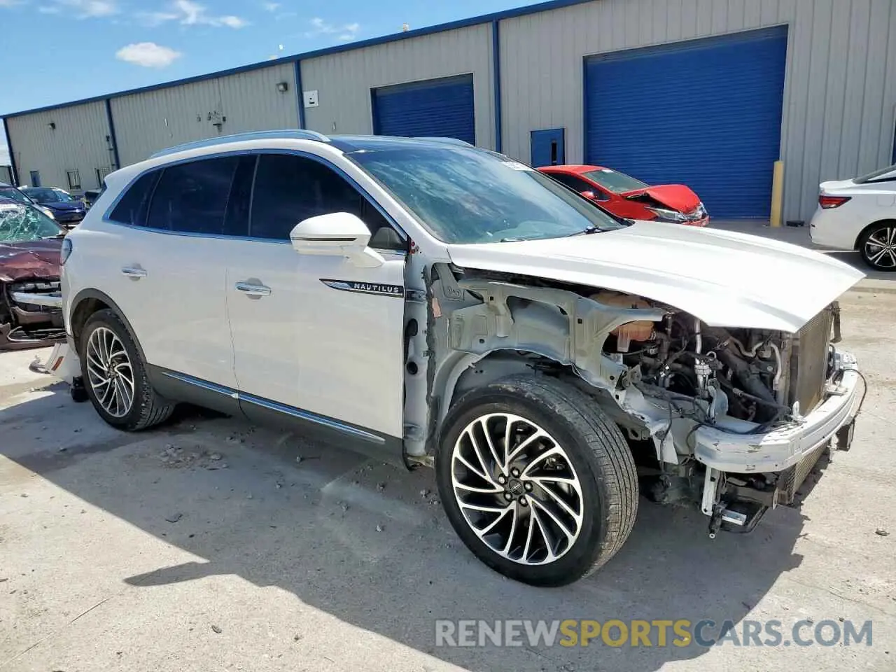4 Photograph of a damaged car 2LMPJ6LP1KBL22090 LINCOLN NAUTILUS 2019