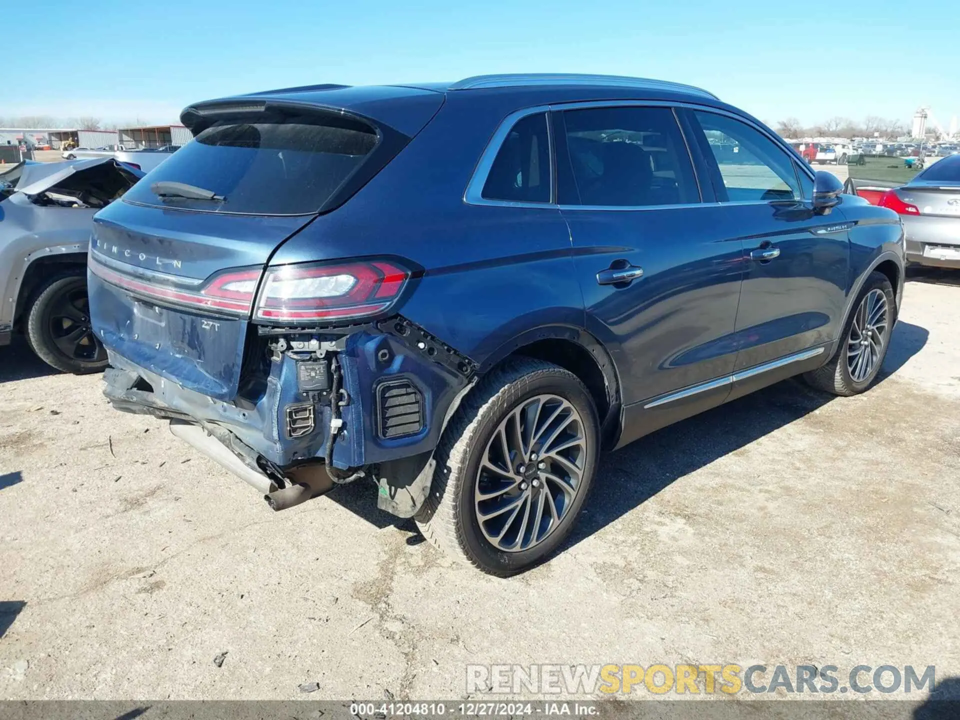 4 Photograph of a damaged car 2LMPJ6LP3KBL51283 LINCOLN NAUTILUS 2019
