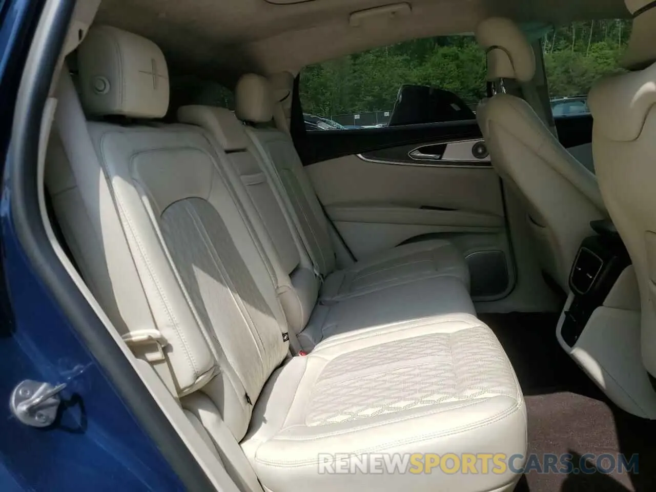 11 Фотография поврежденного автомобиля 2LMPJ7J9XKBL19876 LINCOLN NAUTILUS 2019