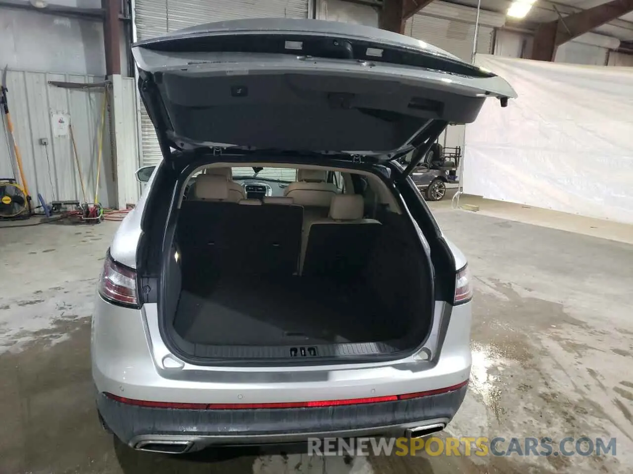 6 Photograph of a damaged car 2LMPJ8K91KBL46310 LINCOLN NAUTILUS 2019