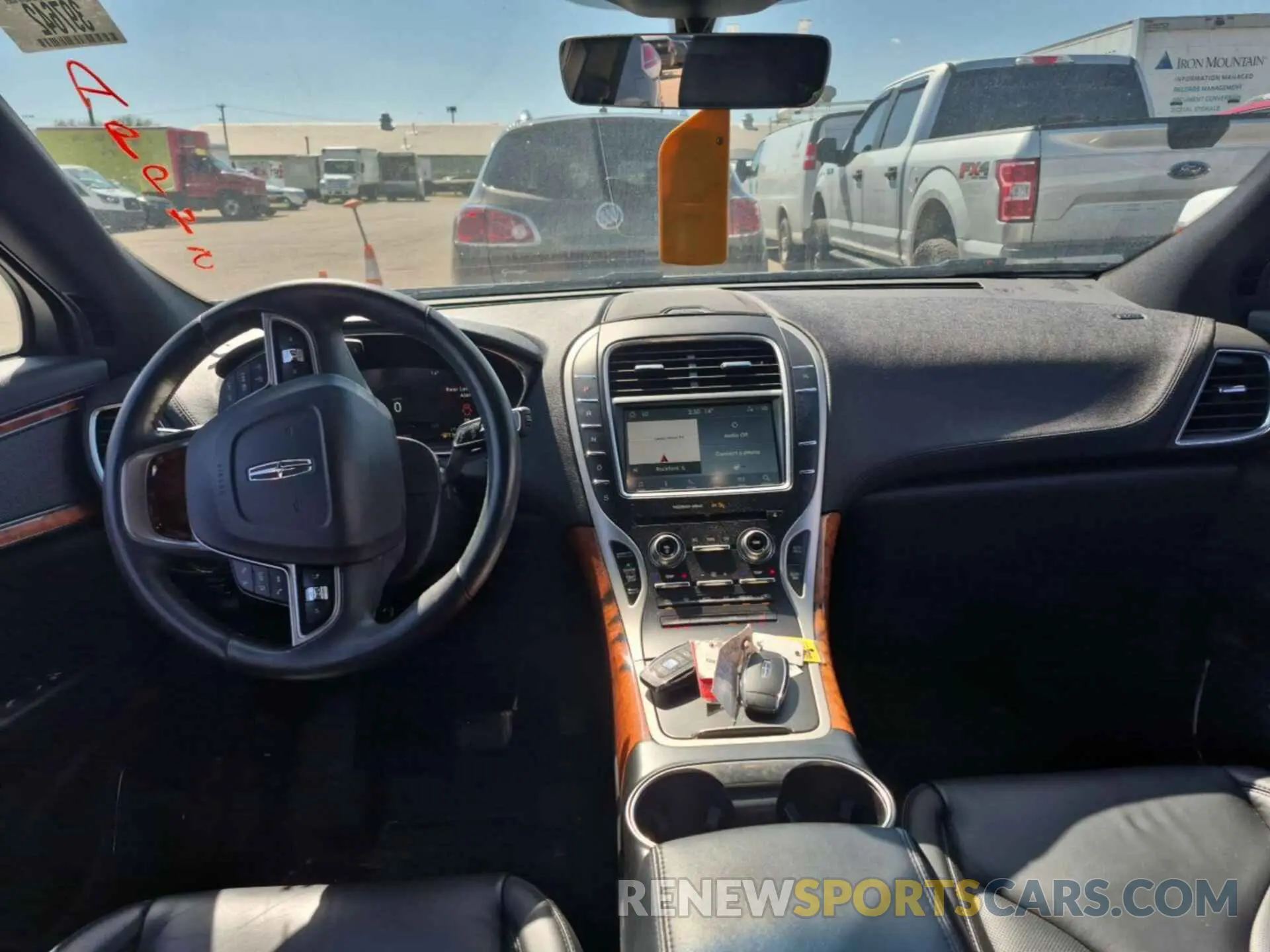 1 Photograph of a damaged car 2LMPJ8K91KBL61518 LINCOLN NAUTILUS 2019