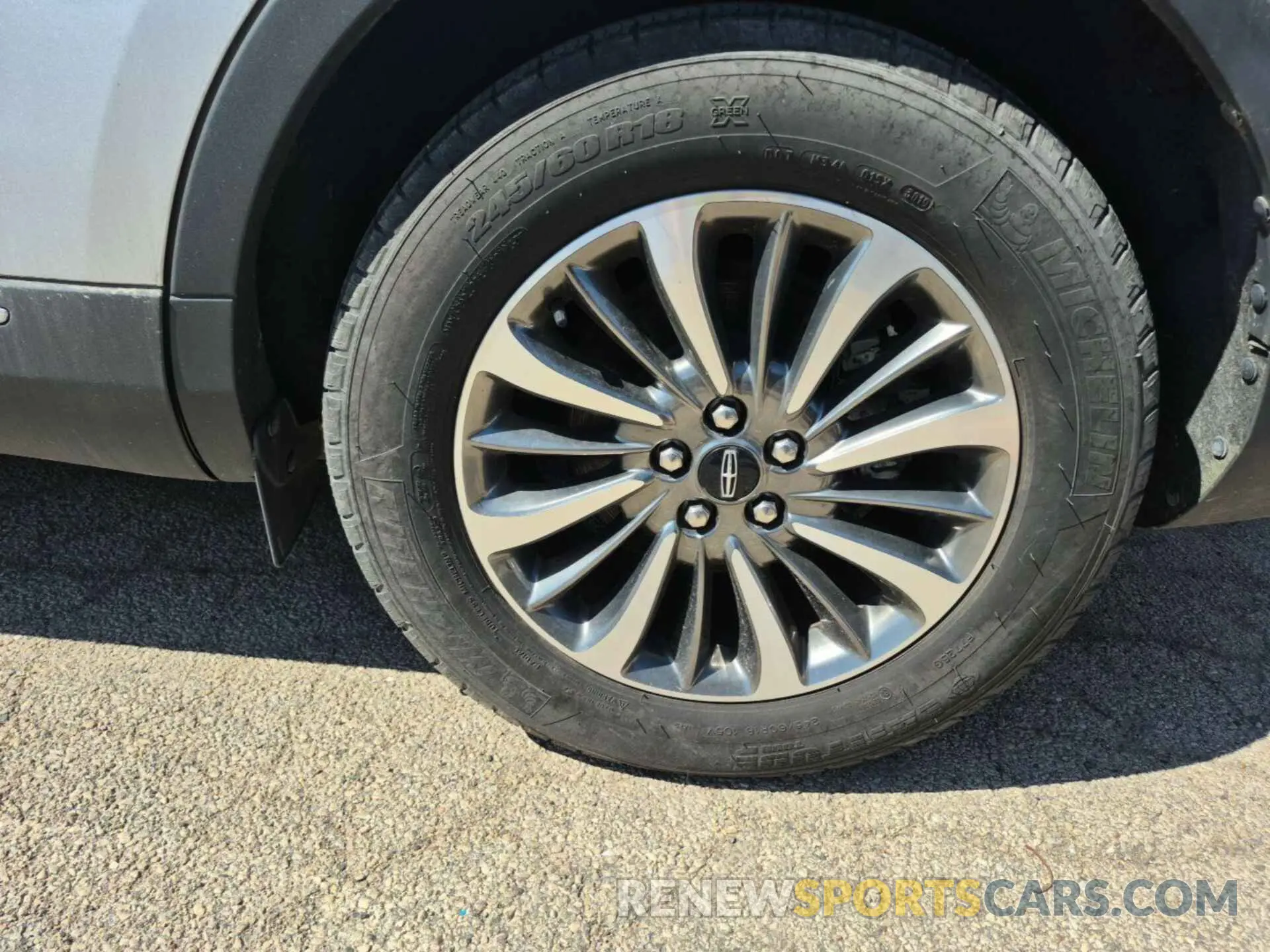 14 Photograph of a damaged car 2LMPJ8K91KBL61518 LINCOLN NAUTILUS 2019