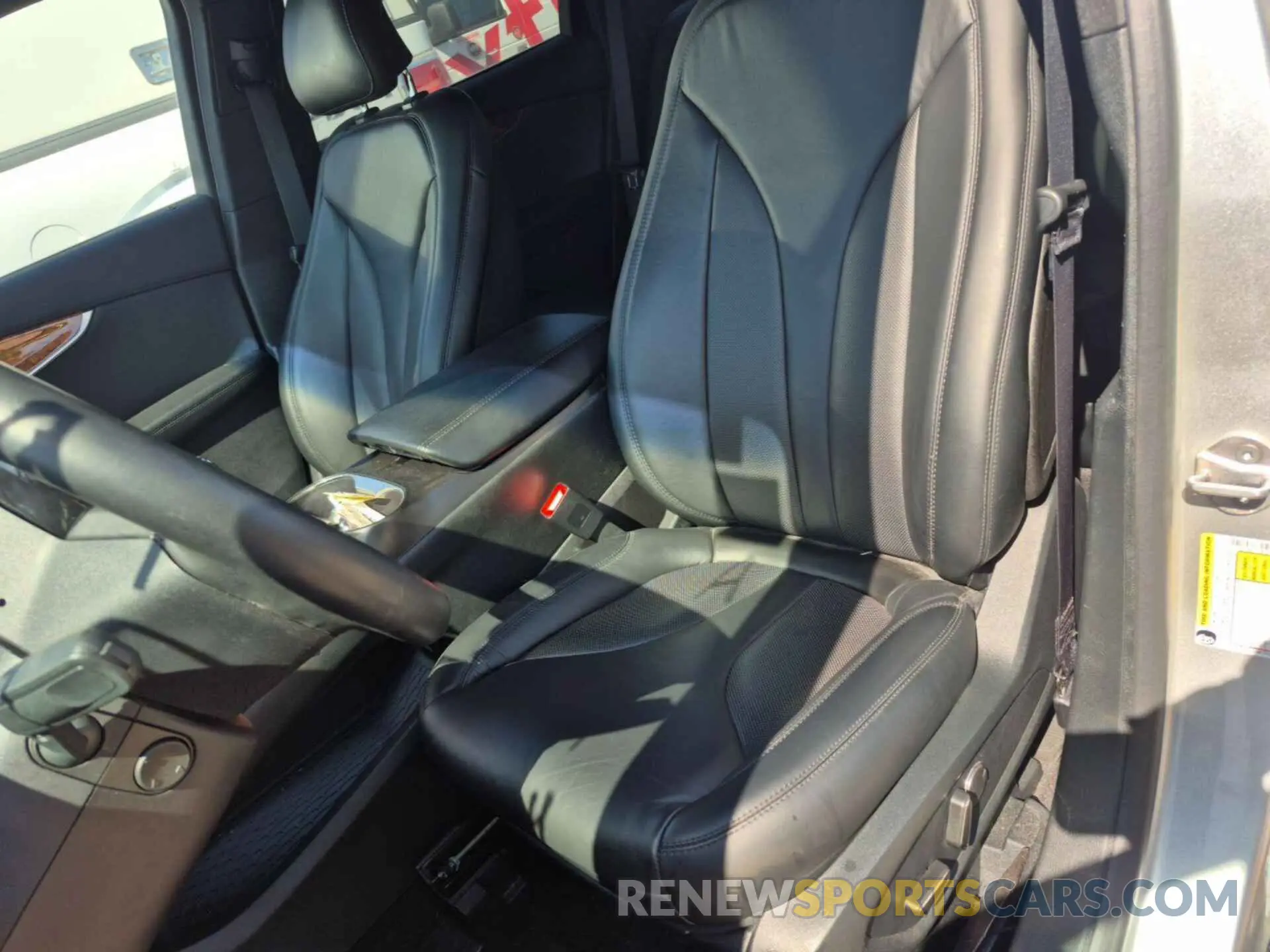 17 Photograph of a damaged car 2LMPJ8K91KBL61518 LINCOLN NAUTILUS 2019