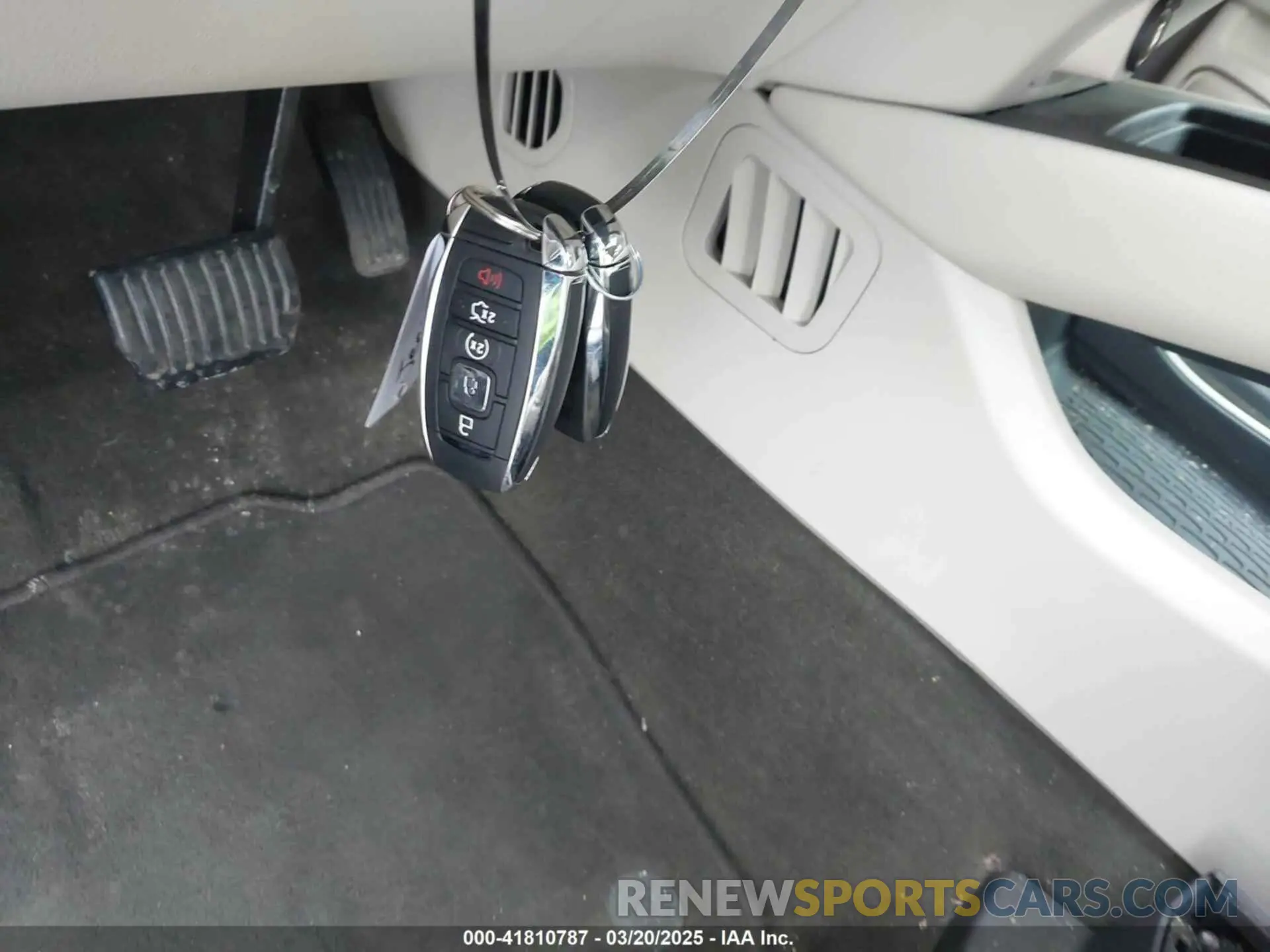 11 Photograph of a damaged car 2LMPJ8K93KBL24776 LINCOLN NAUTILUS 2019