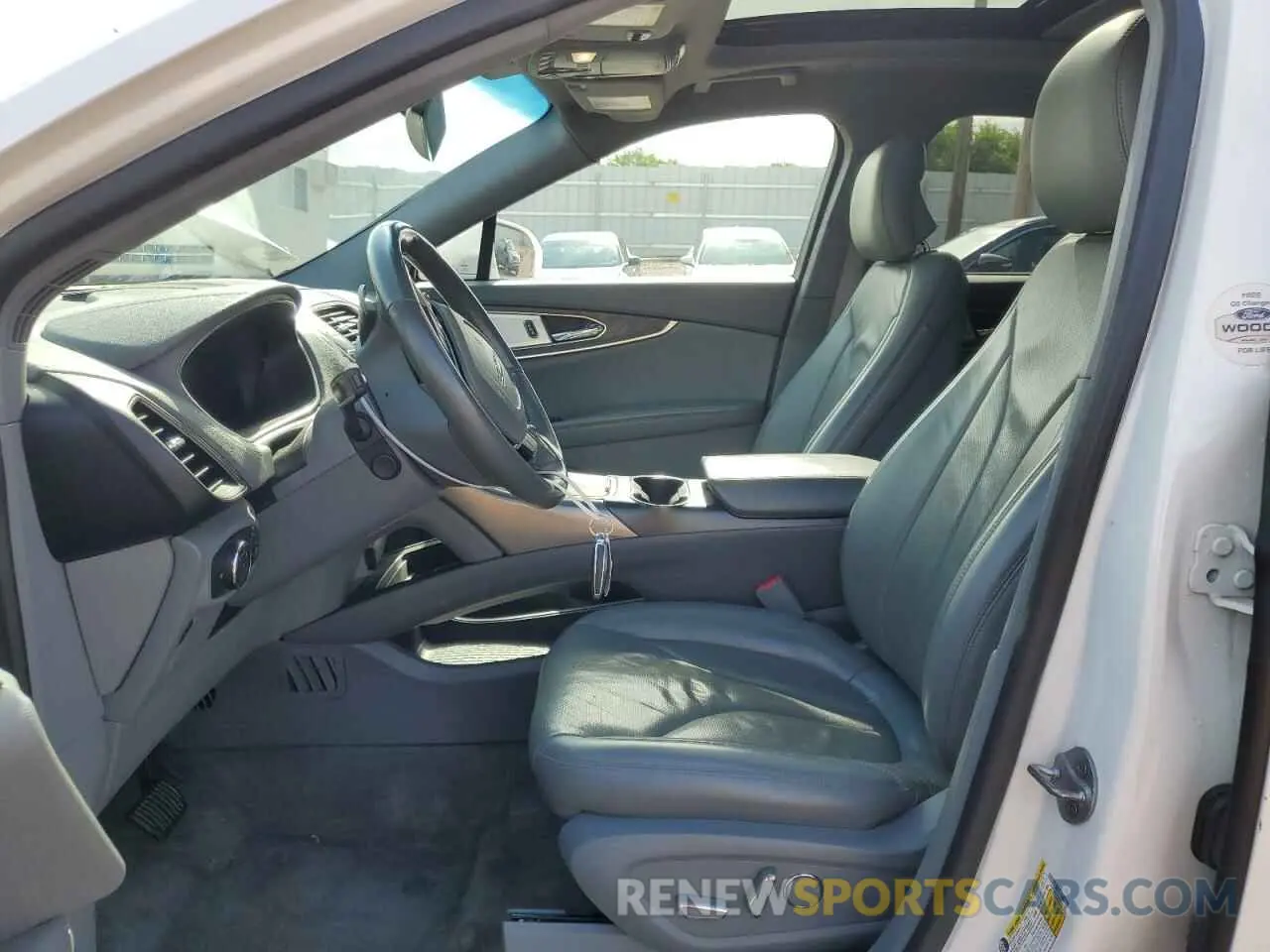 7 Photograph of a damaged car 2LMPJ8L95KBL10165 LINCOLN NAUTILUS 2019