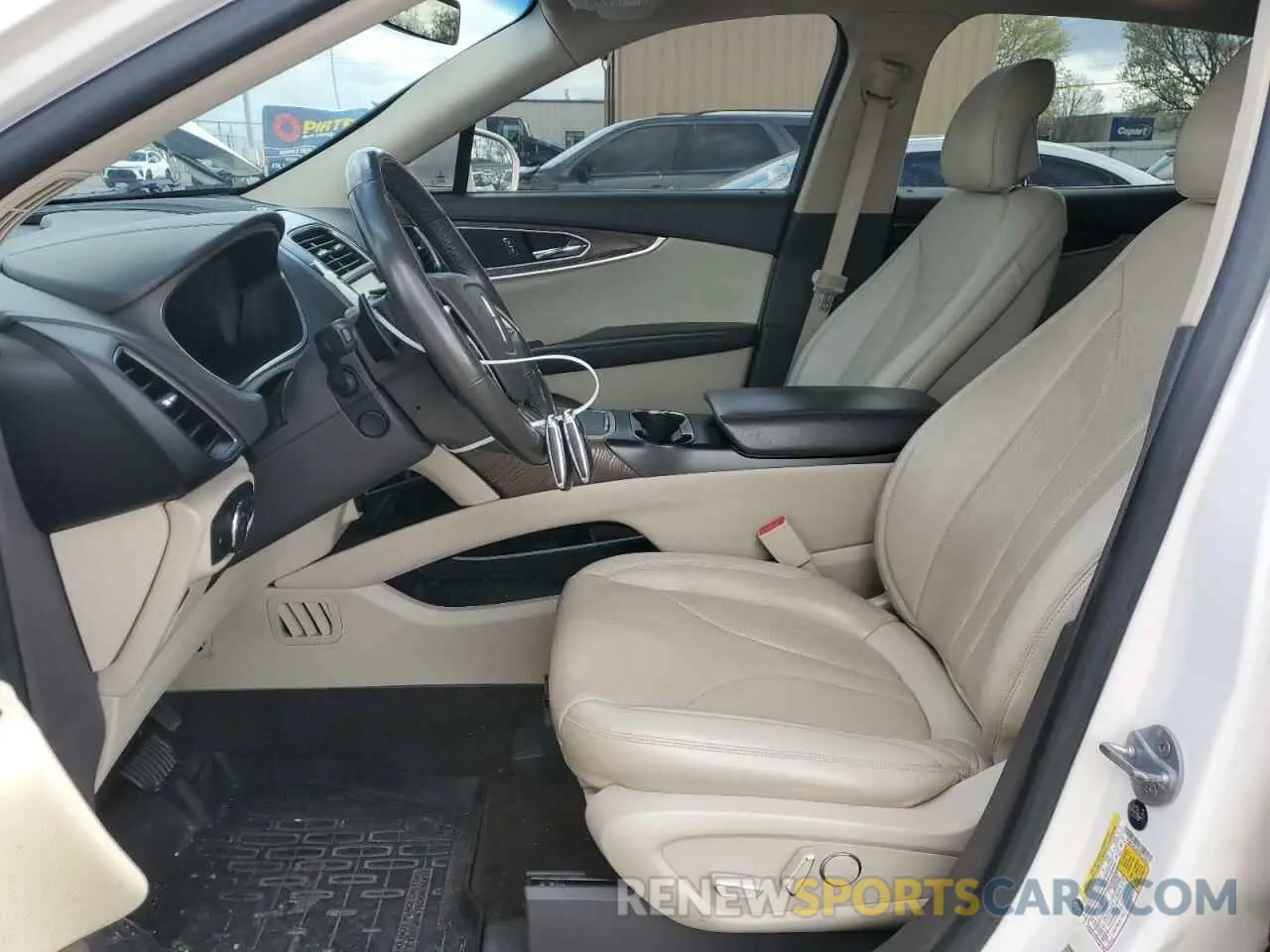 7 Photograph of a damaged car 2LMPJ8L95KBL10554 LINCOLN NAUTILUS 2019