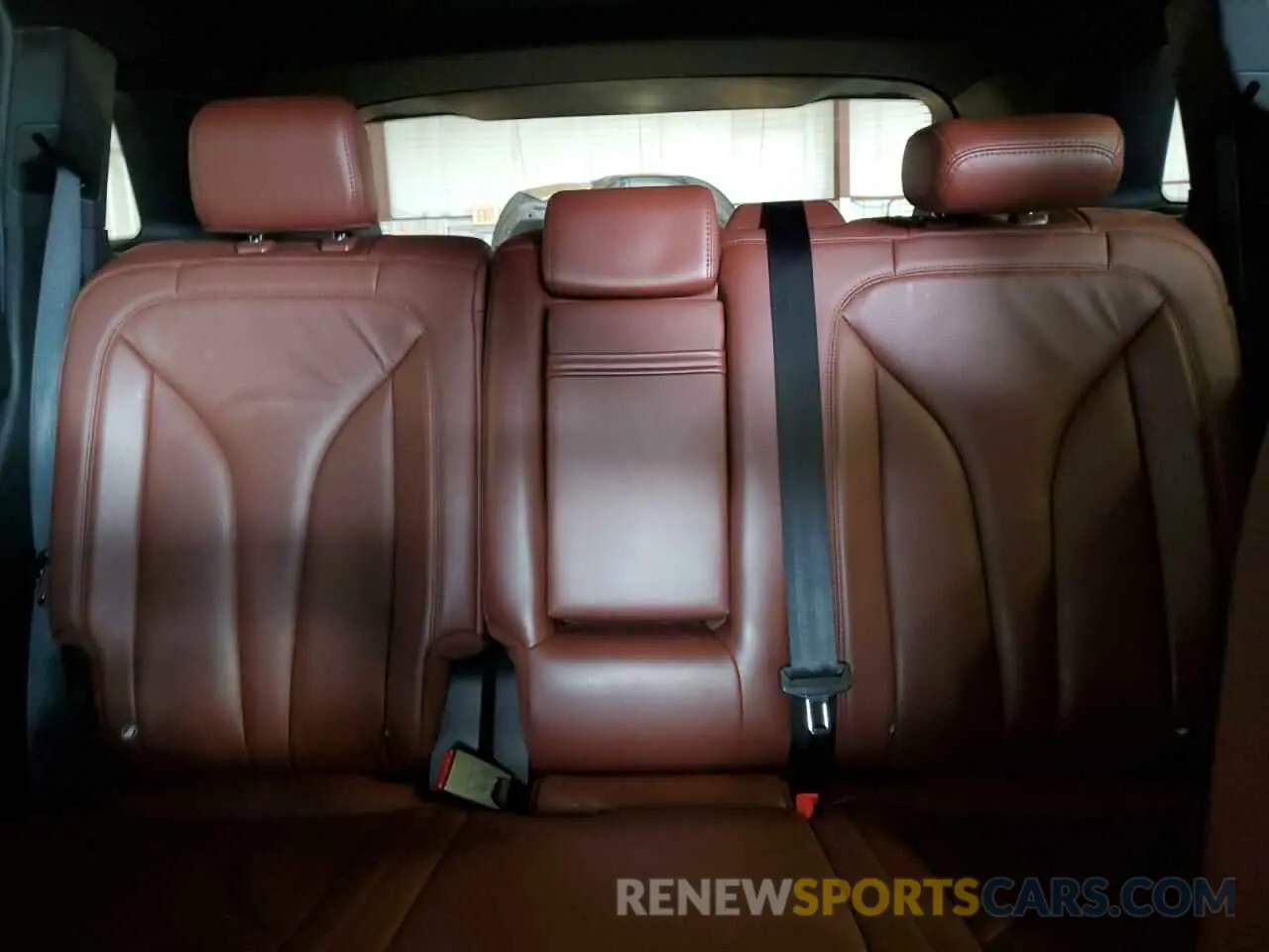 10 Photograph of a damaged car 2LMPJ8L99KBL62737 LINCOLN NAUTILUS 2019