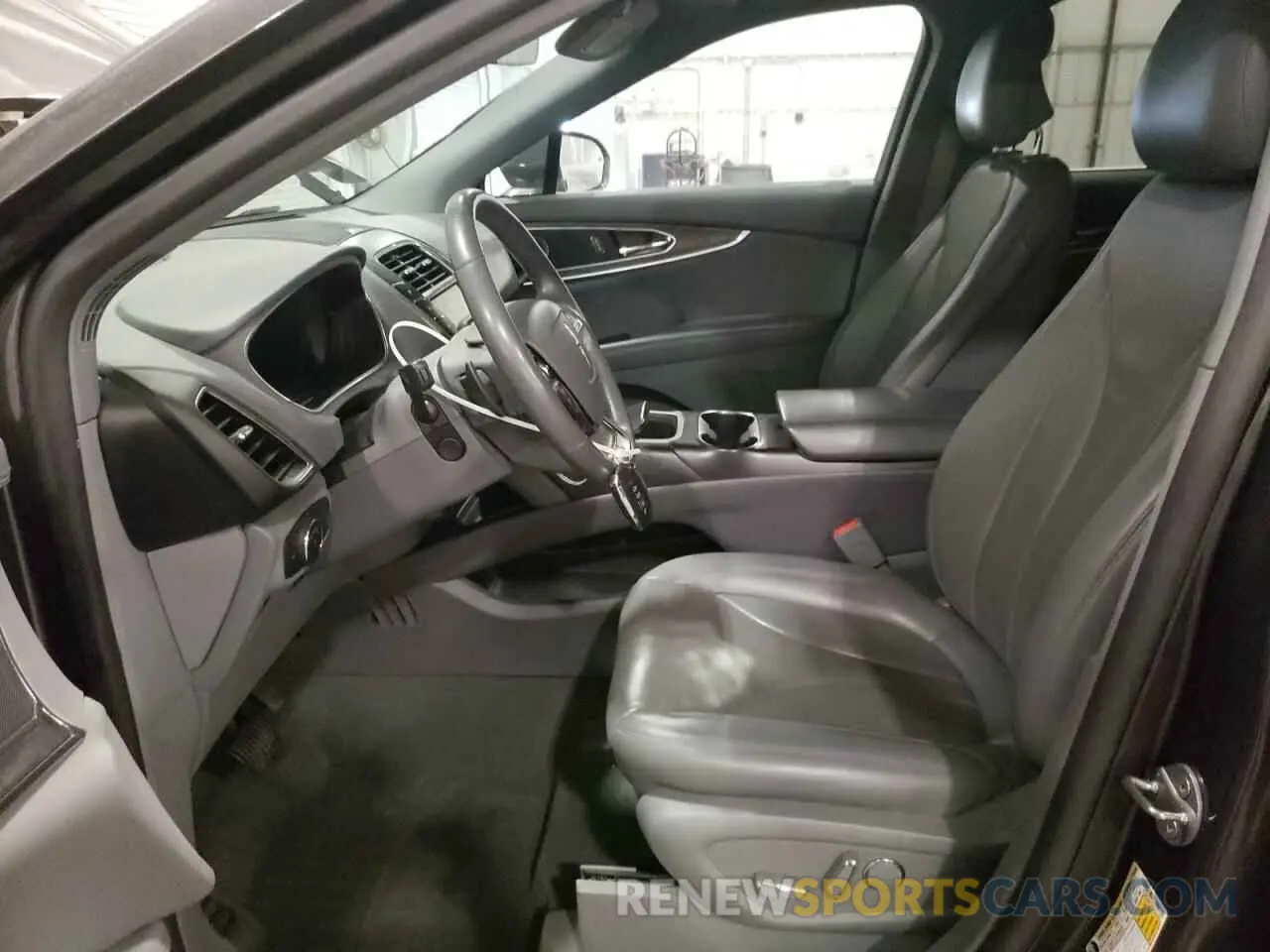 7 Photograph of a damaged car 2LMPJ8LP0KBL11769 LINCOLN NAUTILUS 2019