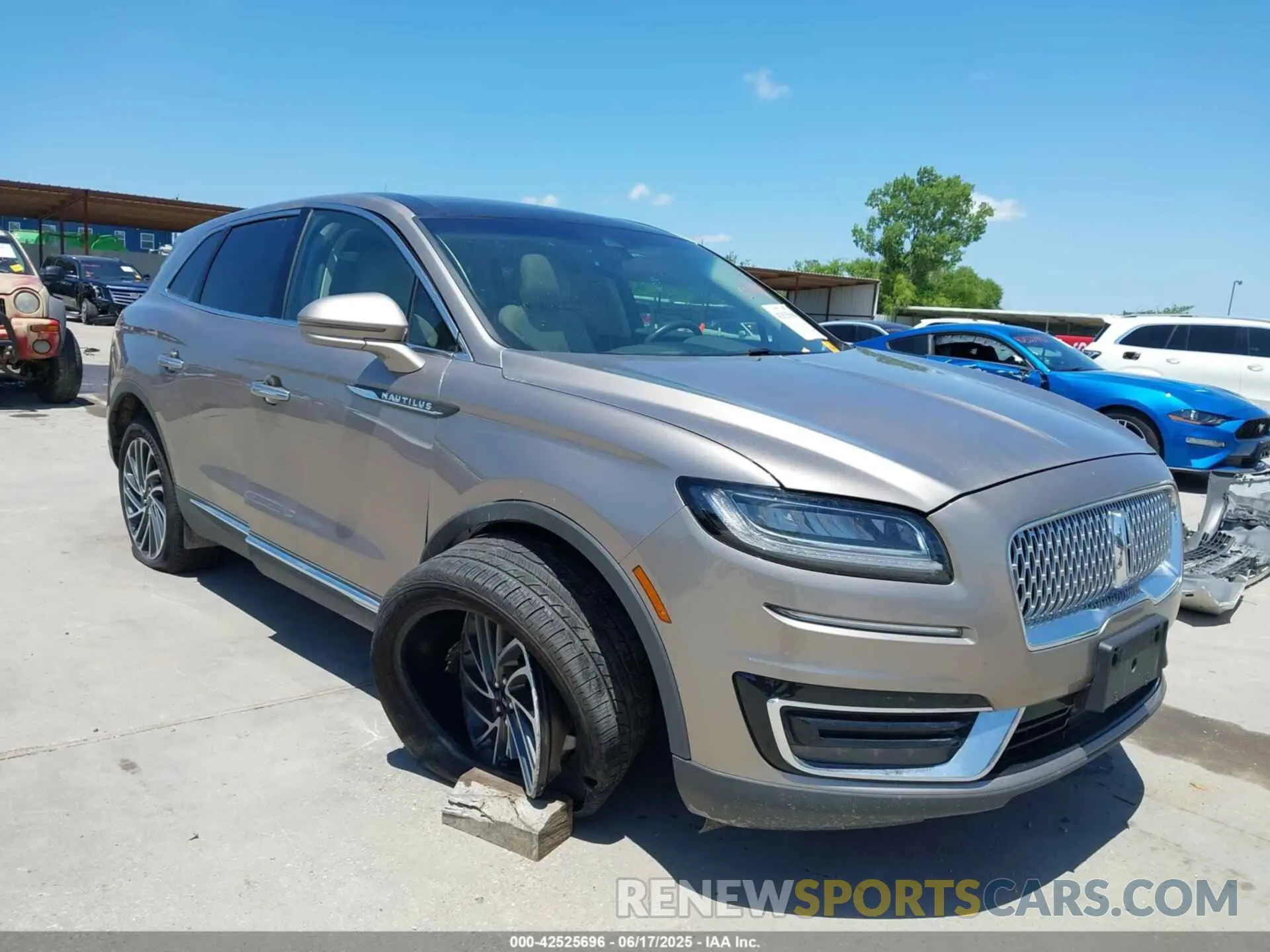 1 Photograph of a damaged car 2LMPJ8LP2KBL19503 LINCOLN NAUTILUS 2019