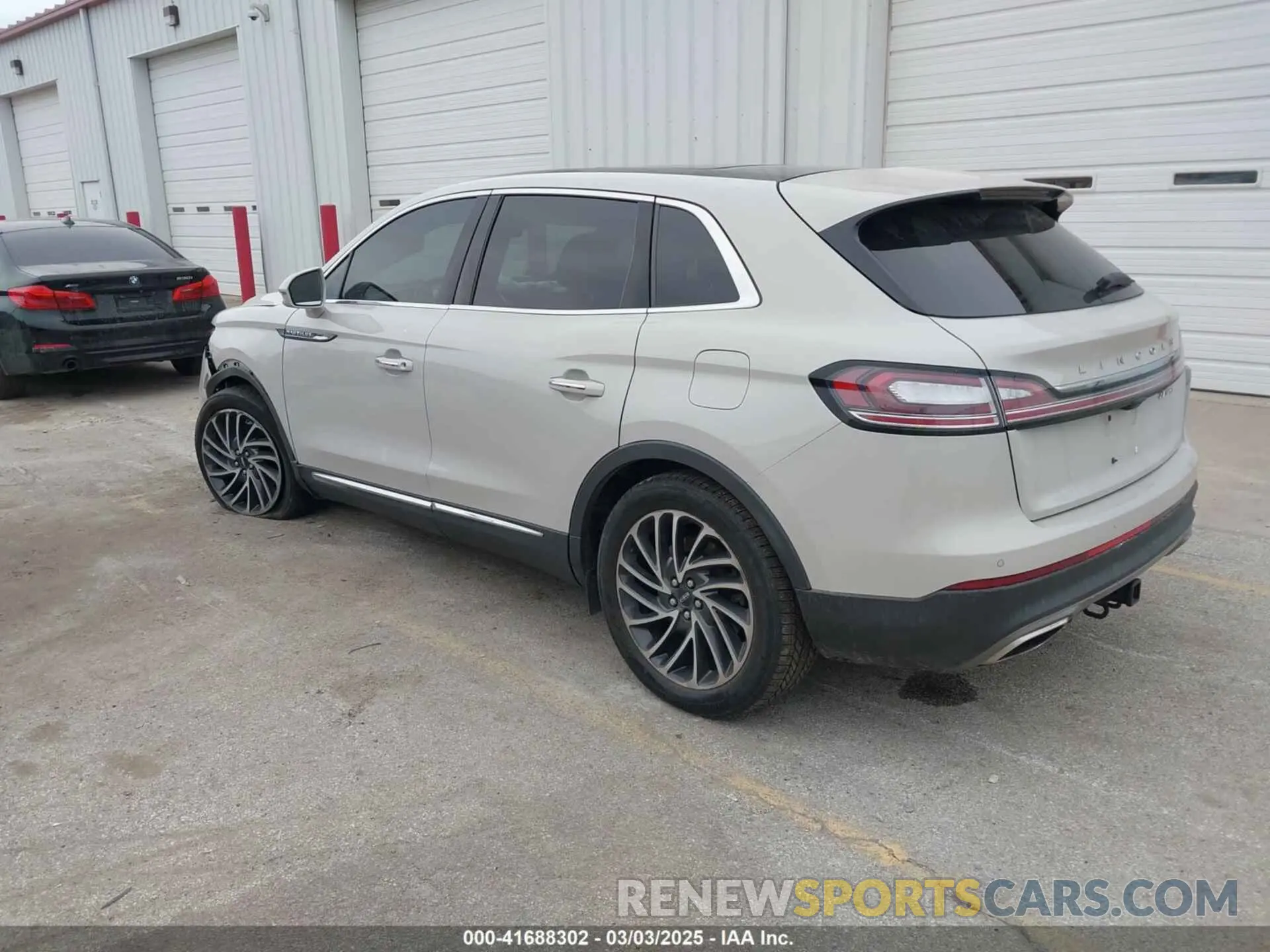 3 Фотография поврежденного автомобиля 2LMPJ8LP3KBL17646 LINCOLN NAUTILUS 2019