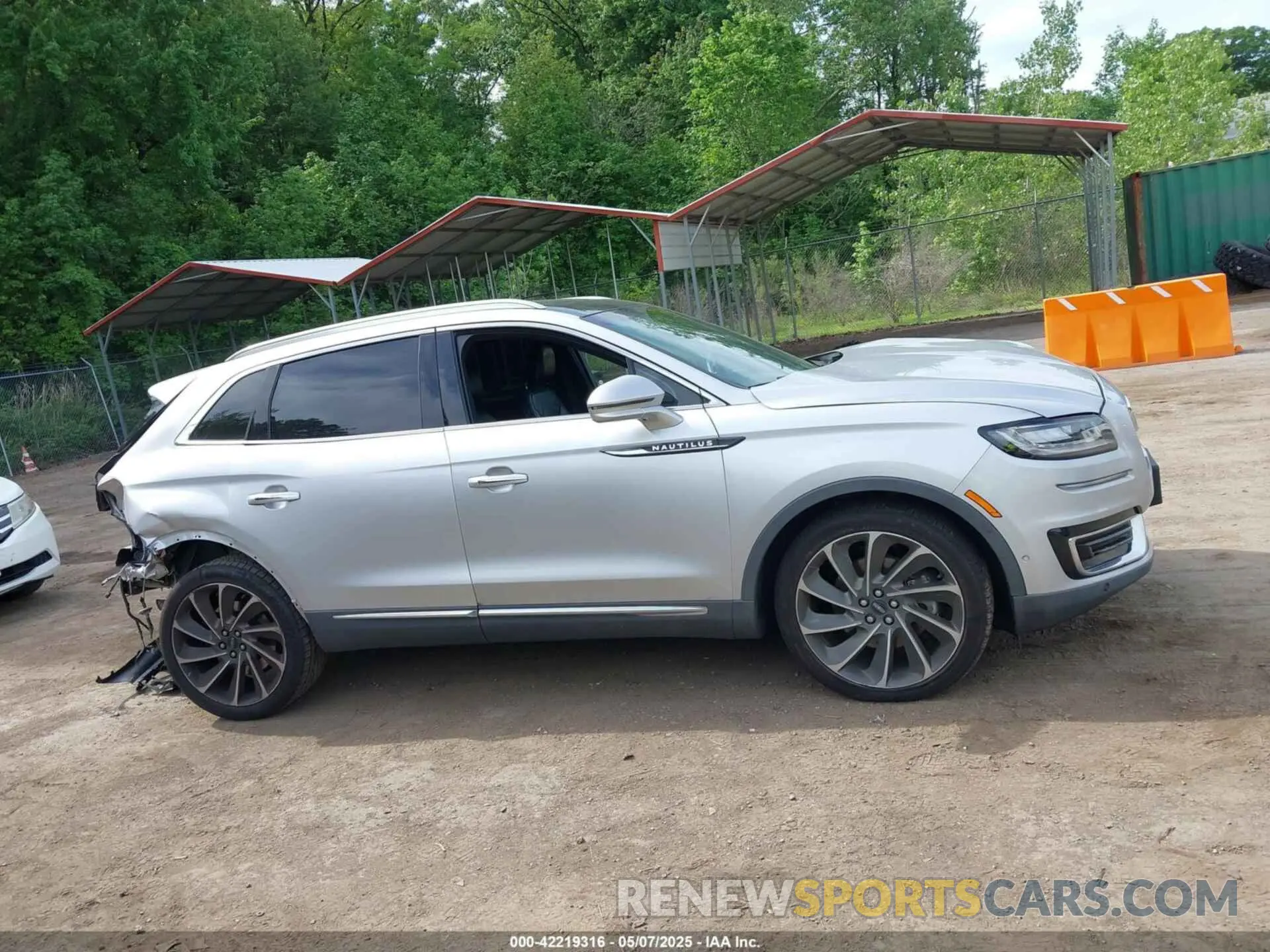13 Photograph of a damaged car 2LMPJ8LP5KBL32374 LINCOLN NAUTILUS 2019