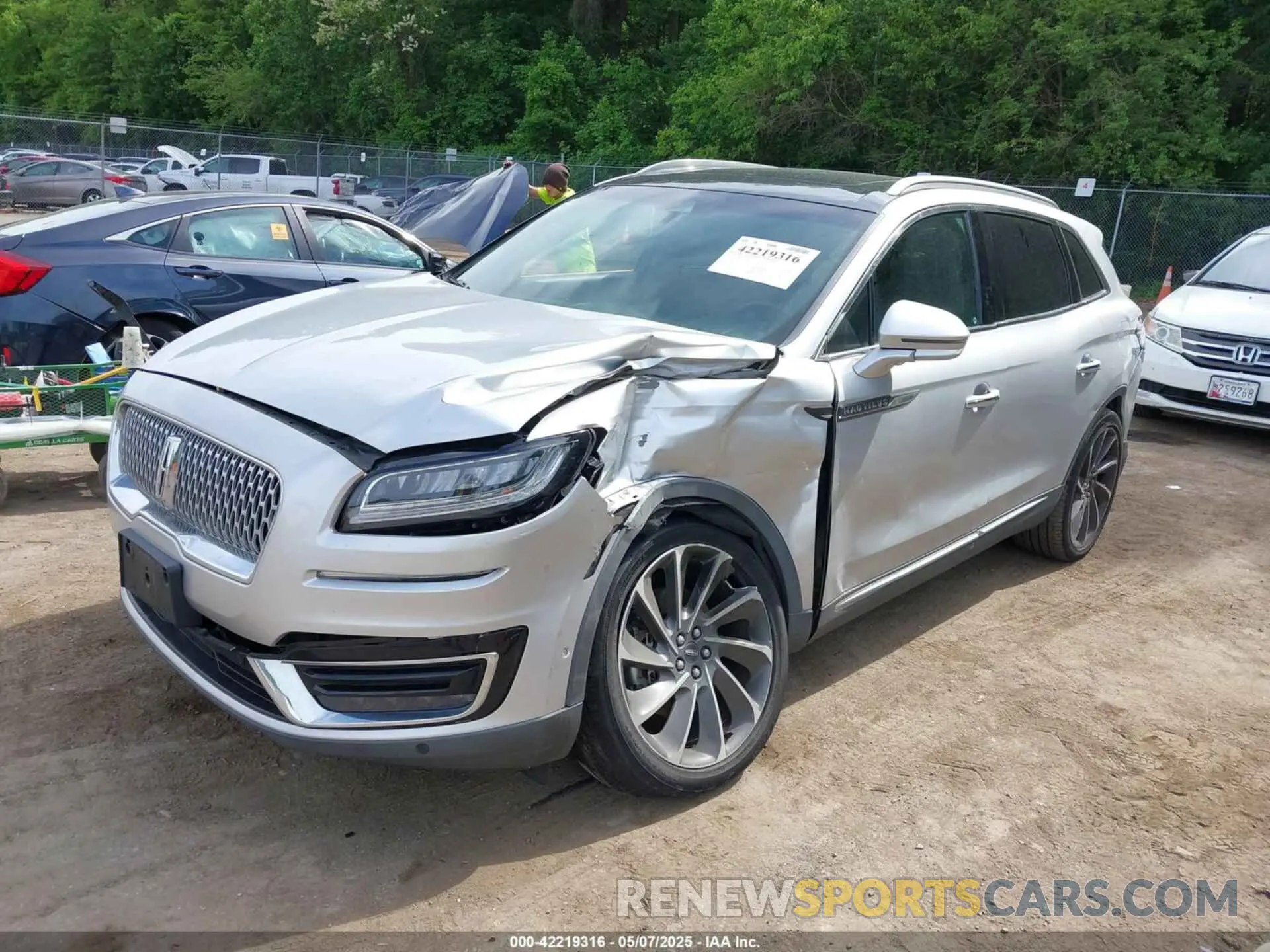 2 Photograph of a damaged car 2LMPJ8LP5KBL32374 LINCOLN NAUTILUS 2019
