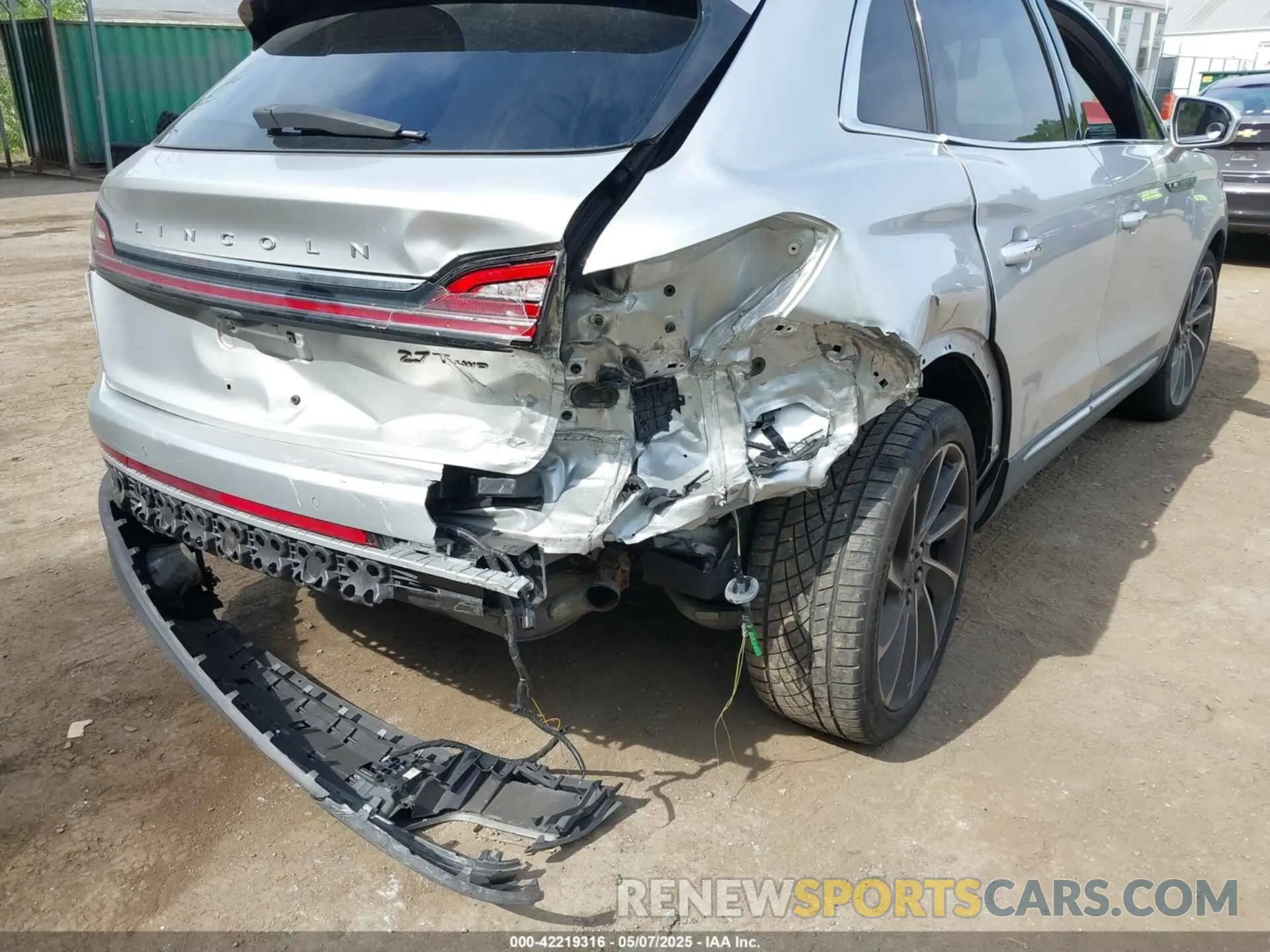 6 Photograph of a damaged car 2LMPJ8LP5KBL32374 LINCOLN NAUTILUS 2019