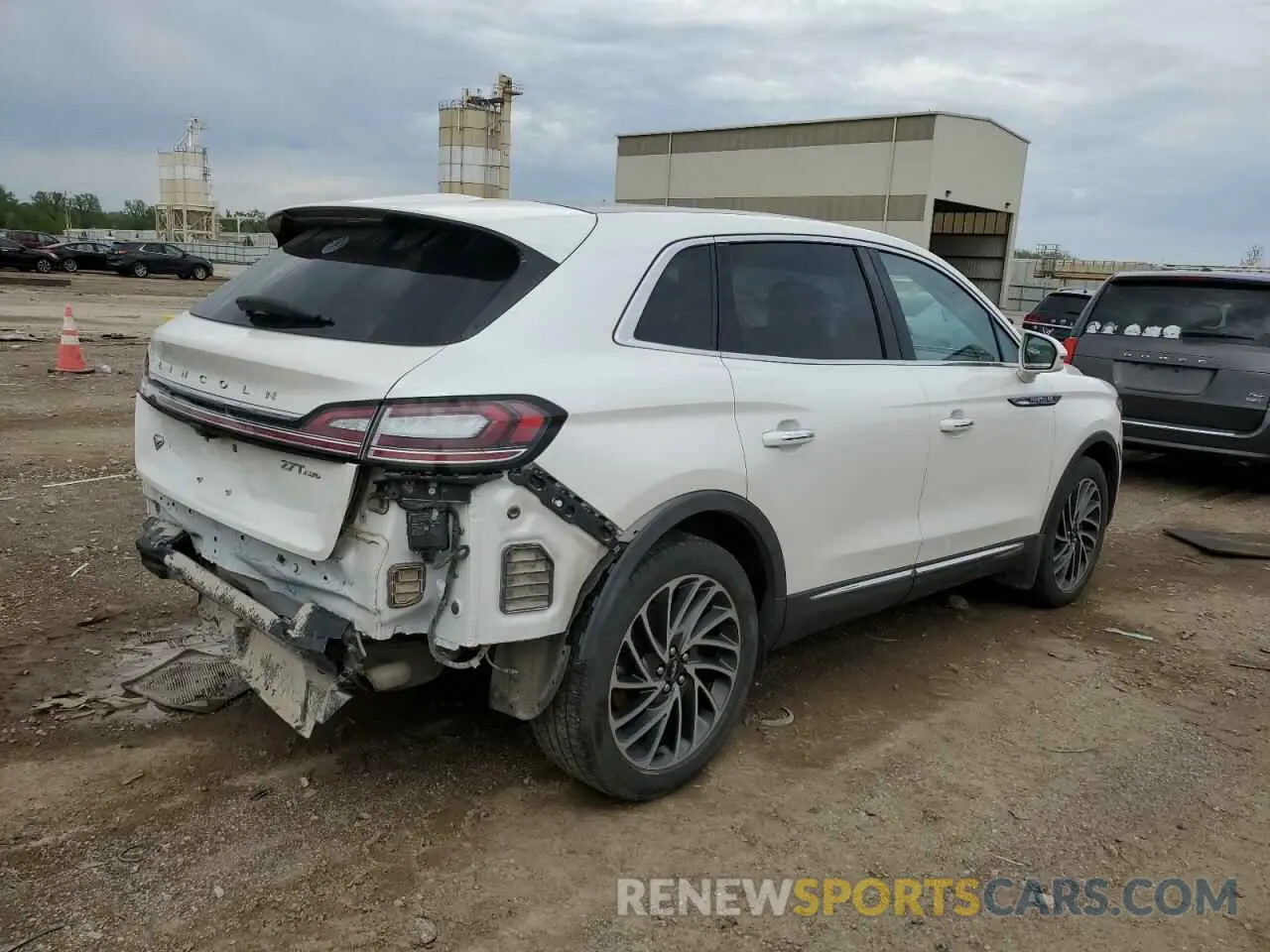 3 Photograph of a damaged car 2LMPJ8LPXKBL13156 LINCOLN NAUTILUS 2019