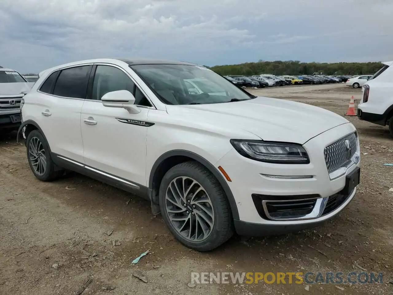 4 Photograph of a damaged car 2LMPJ8LPXKBL13156 LINCOLN NAUTILUS 2019