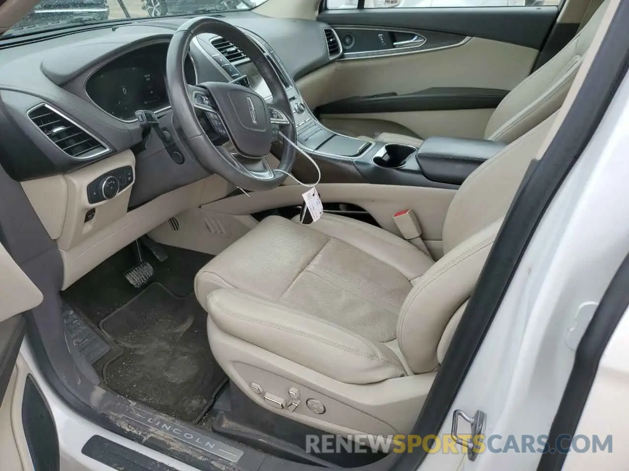 7 Photograph of a damaged car 2LMPJ8LPXKBL13156 LINCOLN NAUTILUS 2019