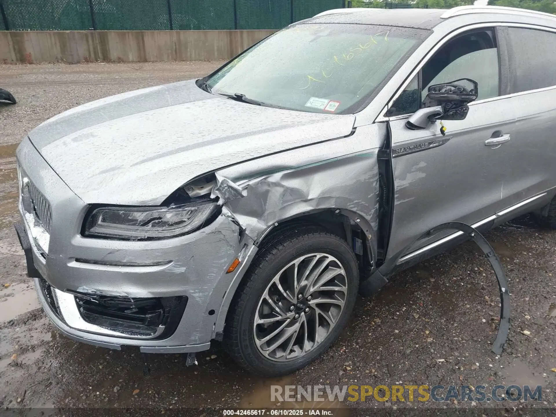 6 Photograph of a damaged car 2LMPJ8K90LBL00520 LINCOLN NAUTILUS 2020