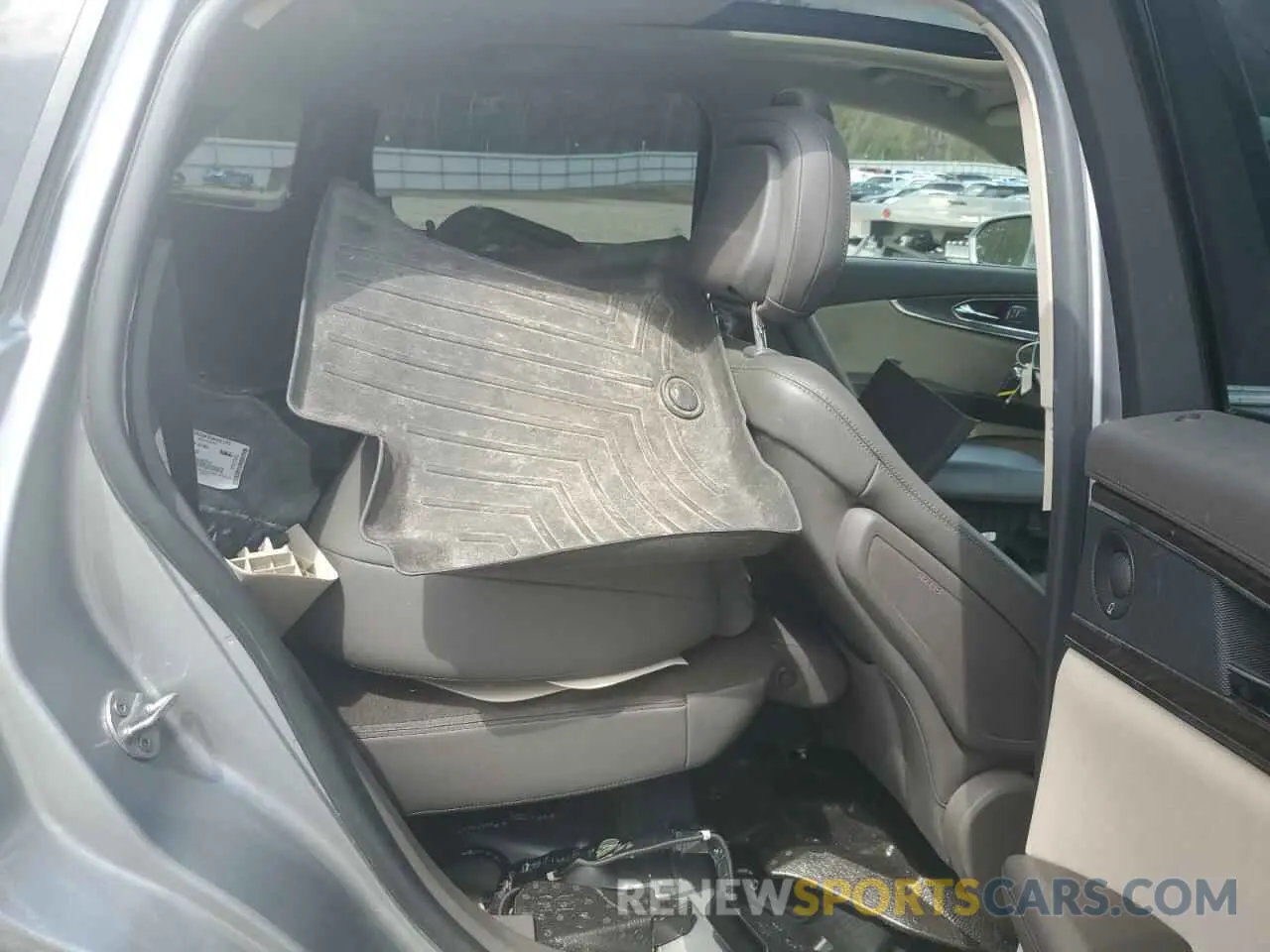 11 Photograph of a damaged car 2LMPJ8K92LBL00292 LINCOLN NAUTILUS 2020