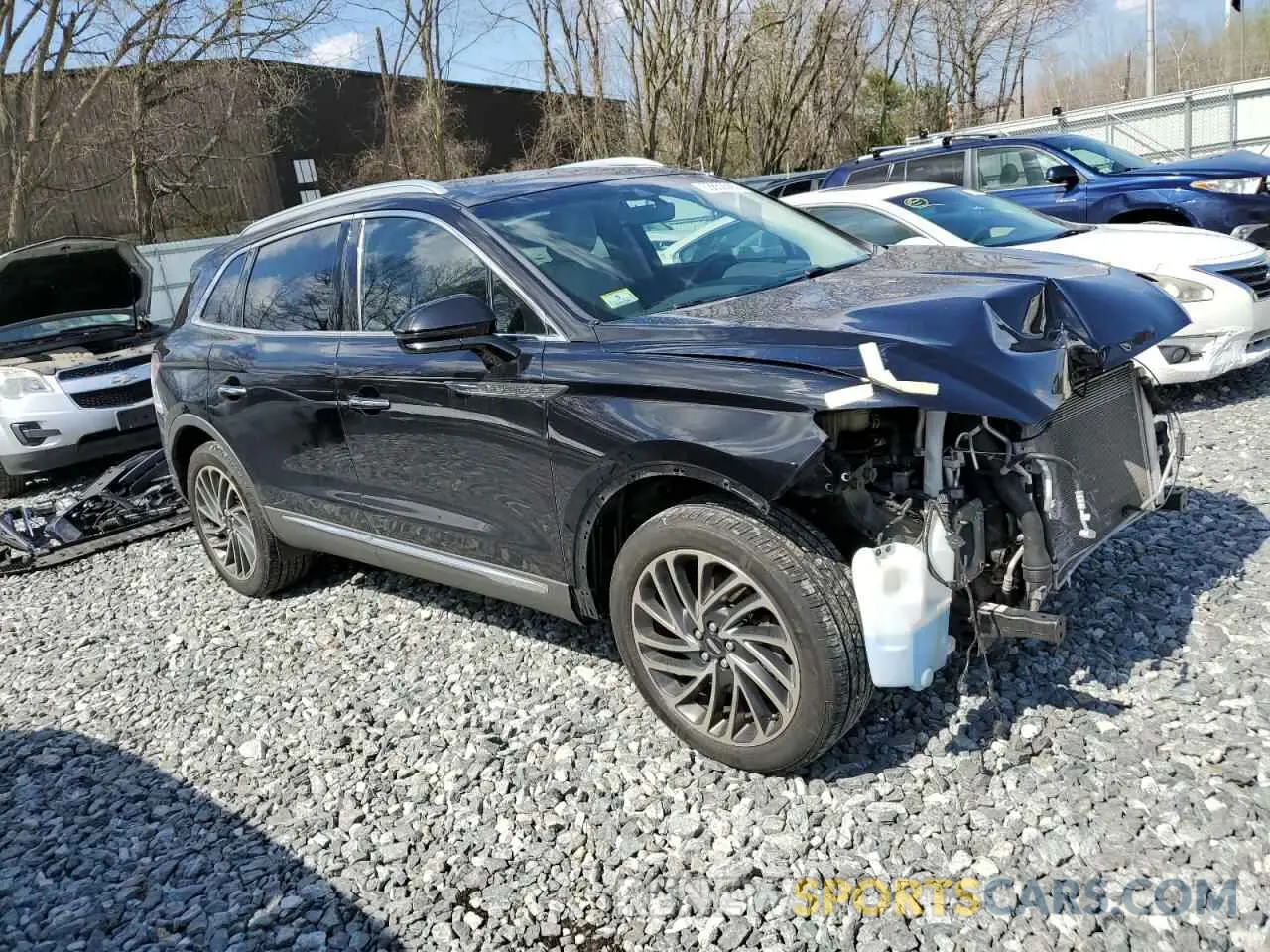 4 Photograph of a damaged car 2LMPJ8KP5LBL22124 LINCOLN NAUTILUS 2020