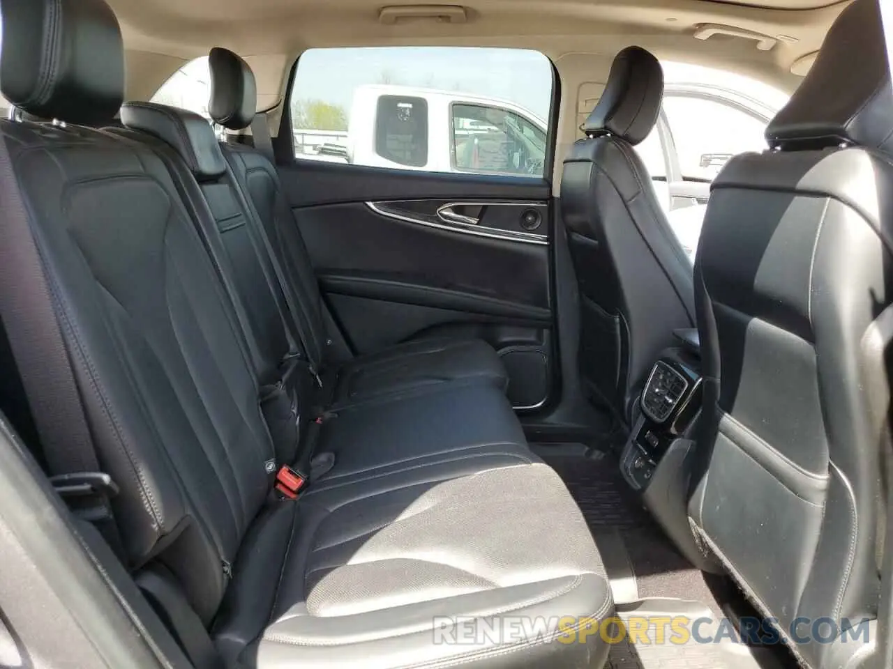 10 Фотография поврежденного автомобиля 2LMPJ8KP6MBL02871 LINCOLN NAUTILUS 2021