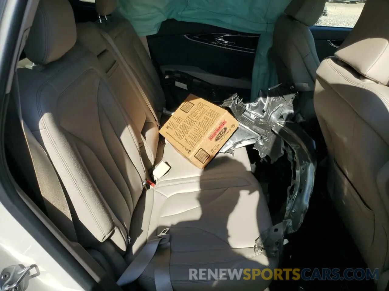 11 Photograph of a damaged car 2LMPJ6J95NBL23865 LINCOLN NAUTILUS 2022