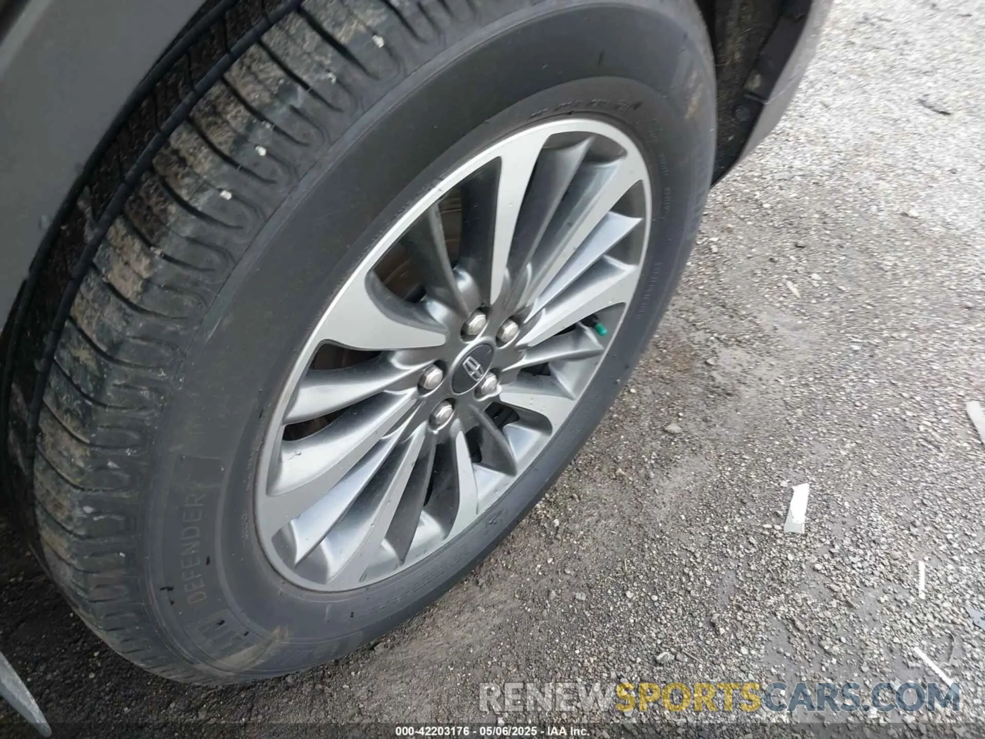 12 Photograph of a damaged car 2LMPJ8J92NBL13418 LINCOLN NAUTILUS 2022