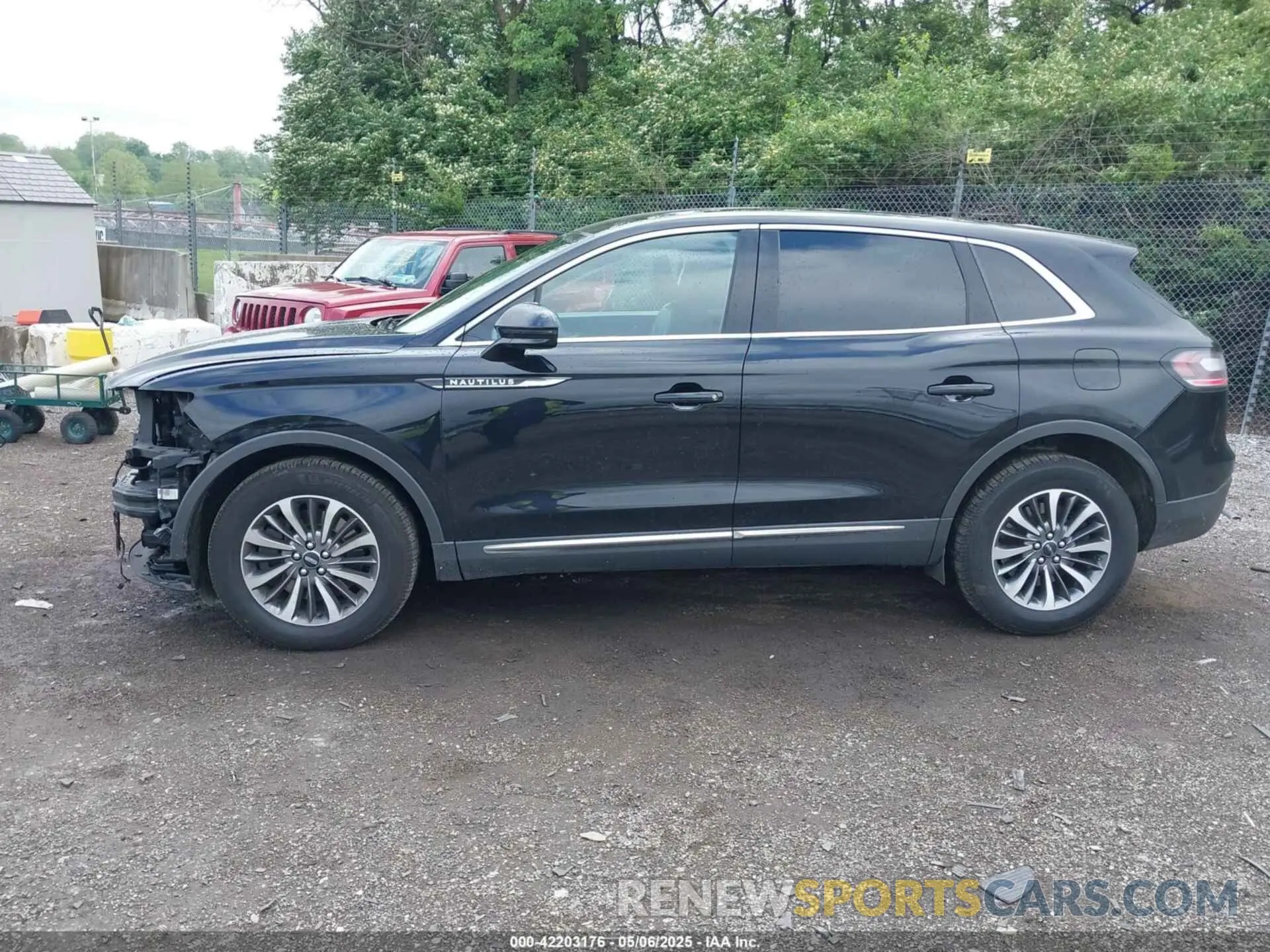 15 Photograph of a damaged car 2LMPJ8J92NBL13418 LINCOLN NAUTILUS 2022
