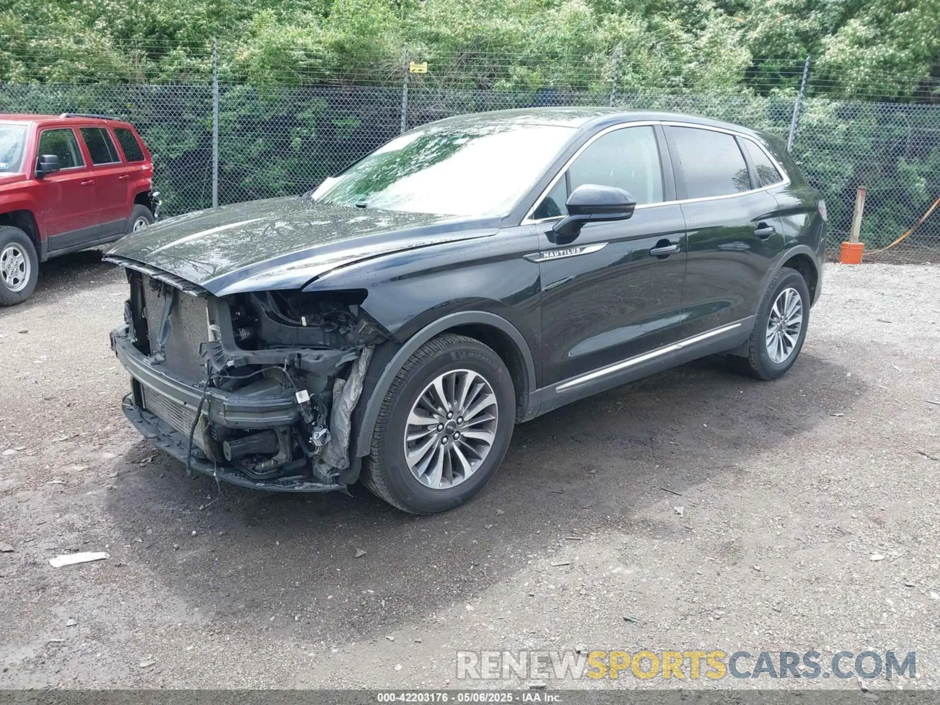 2 Photograph of a damaged car 2LMPJ8J92NBL13418 LINCOLN NAUTILUS 2022