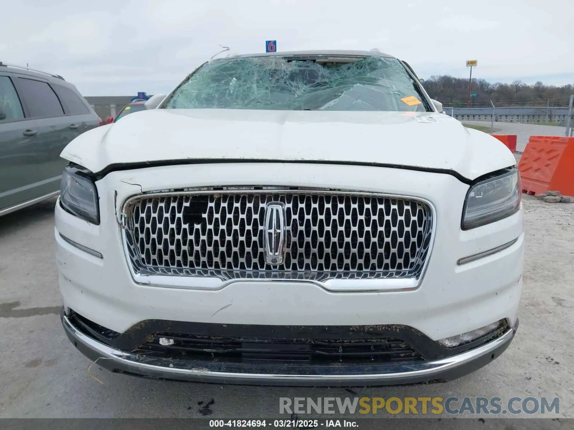 11 Photograph of a damaged car 2LMPJ8K95NBL24072 LINCOLN NAUTILUS 2022
