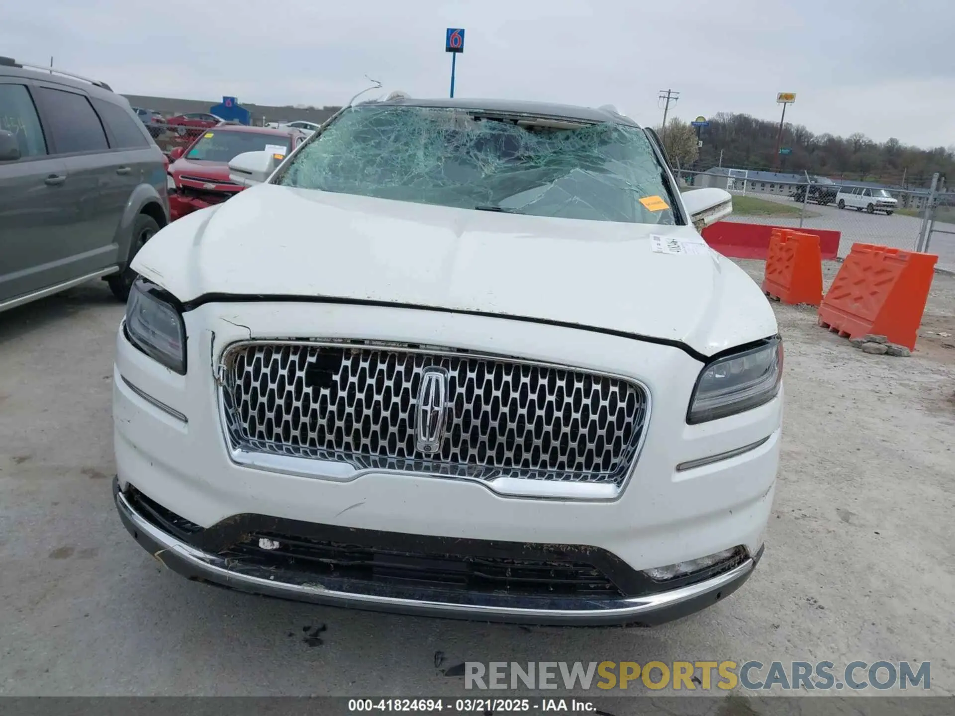 6 Photograph of a damaged car 2LMPJ8K95NBL24072 LINCOLN NAUTILUS 2022