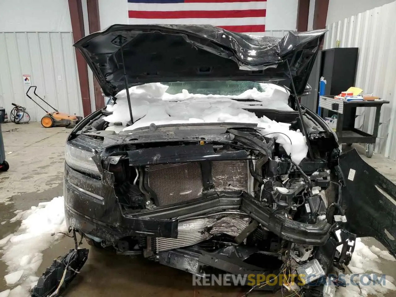 5 Photograph of a damaged car 2LMPJ9JPXNBL22520 LINCOLN NAUTILUS 2022