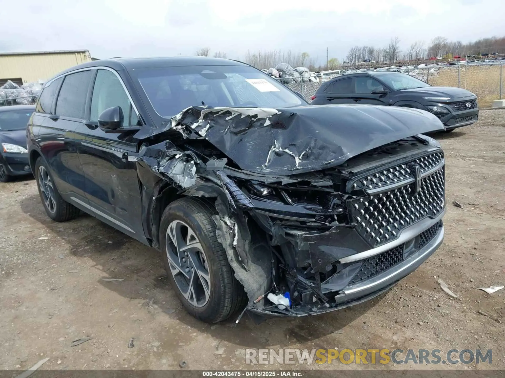 1 Photograph of a damaged car 5LMPJ8JAXRJ822774 LINCOLN NAUTILUS 2024