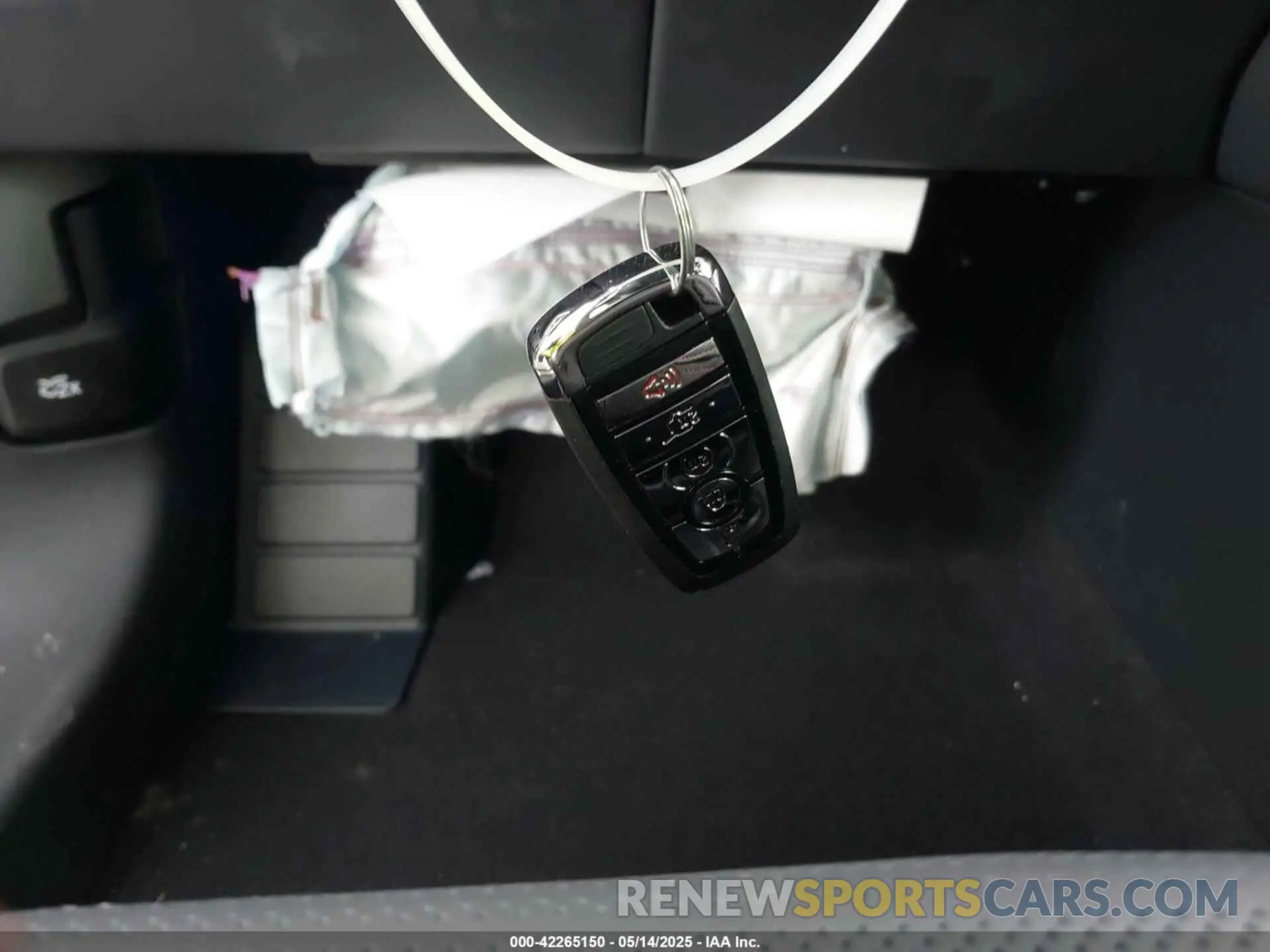 11 Photograph of a damaged car 5LMPJ8KA2SJ920945 LINCOLN NAUTILUS 2025