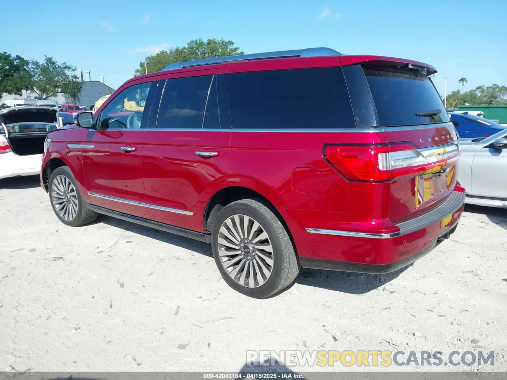 3 Фотография поврежденного автомобиля 5LMJJ2LT0KEL01580 LINCOLN NAVIGATOR 2019