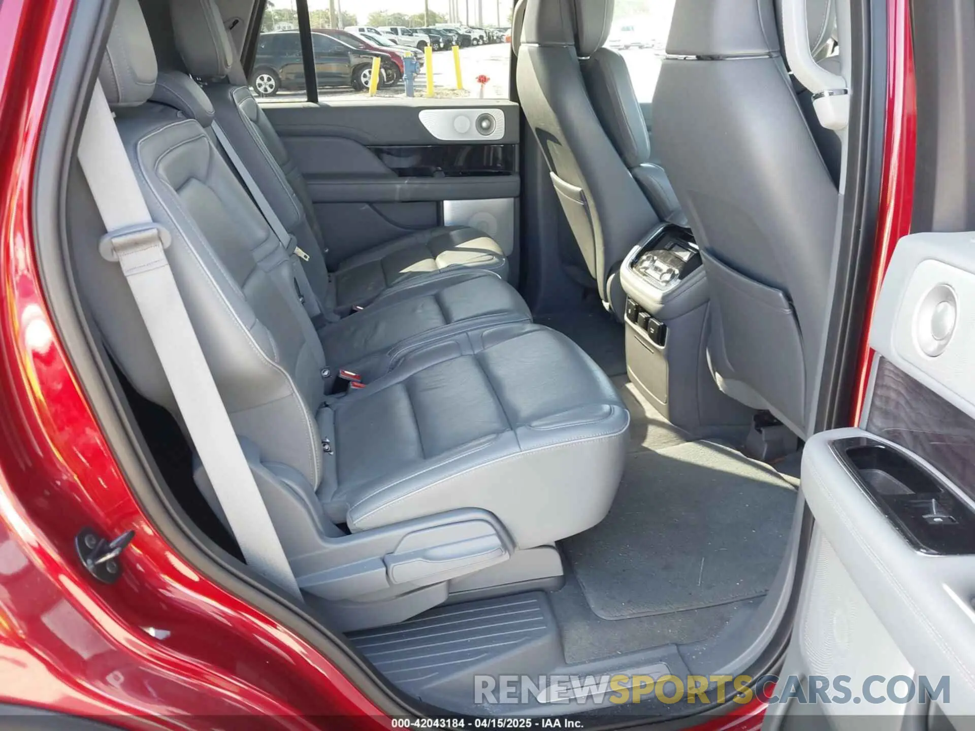 8 Фотография поврежденного автомобиля 5LMJJ2LT0KEL01580 LINCOLN NAVIGATOR 2019