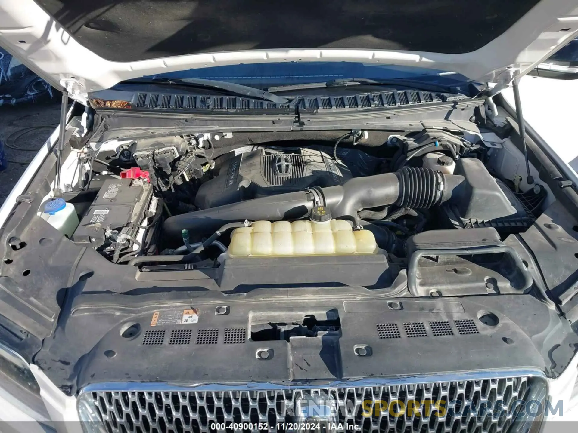 10 Photograph of a damaged car 5LMJJ2LT2KEL09194 LINCOLN NAVIGATOR 2019